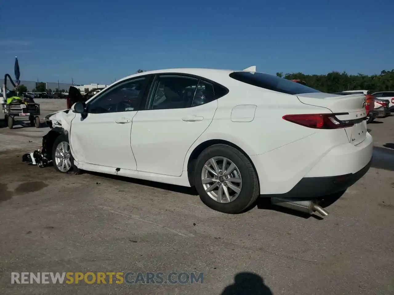 2 fotografías del automóvil dañado 4T1DAACK5SU149951 TOYOTA CAMRY 2025