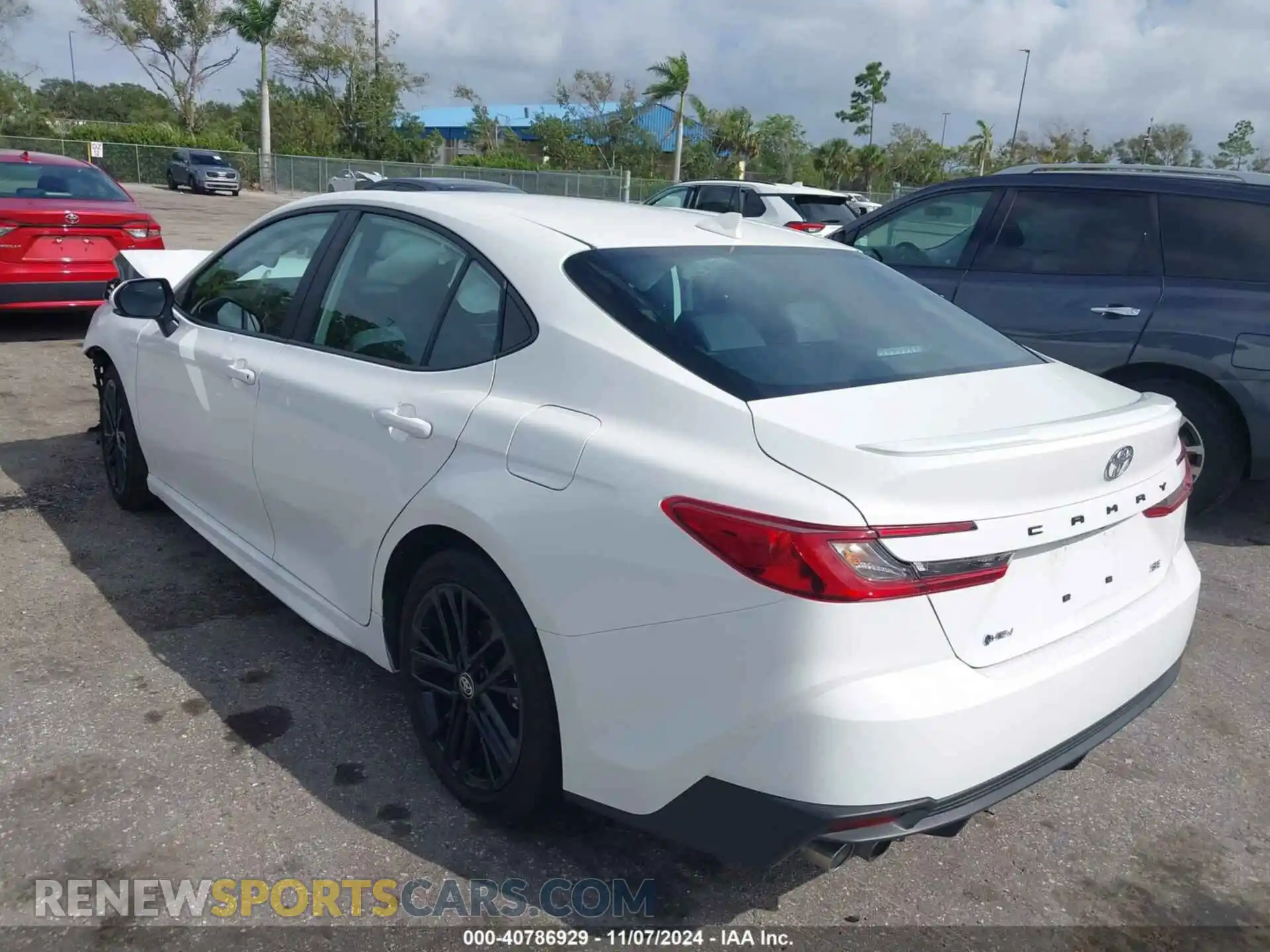 3 fotografías del automóvil dañado 4T1DAACK7SU048183 TOYOTA CAMRY 2025