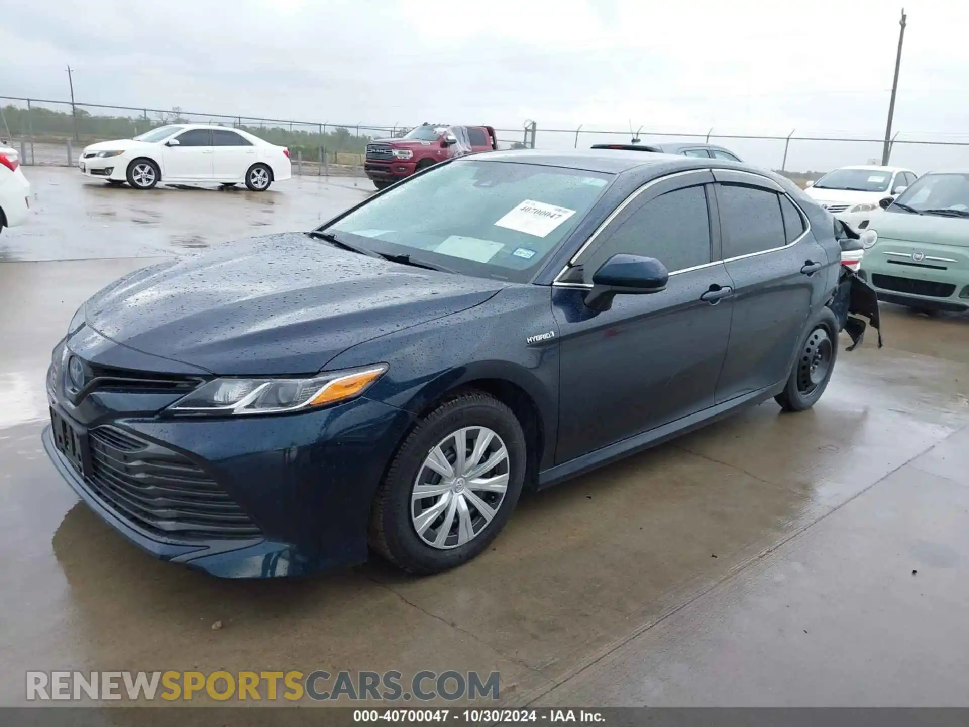 2 fotografías del automóvil dañado 4T1B31HK9KU517817 TOYOTA CAMRY HYBRID 2019