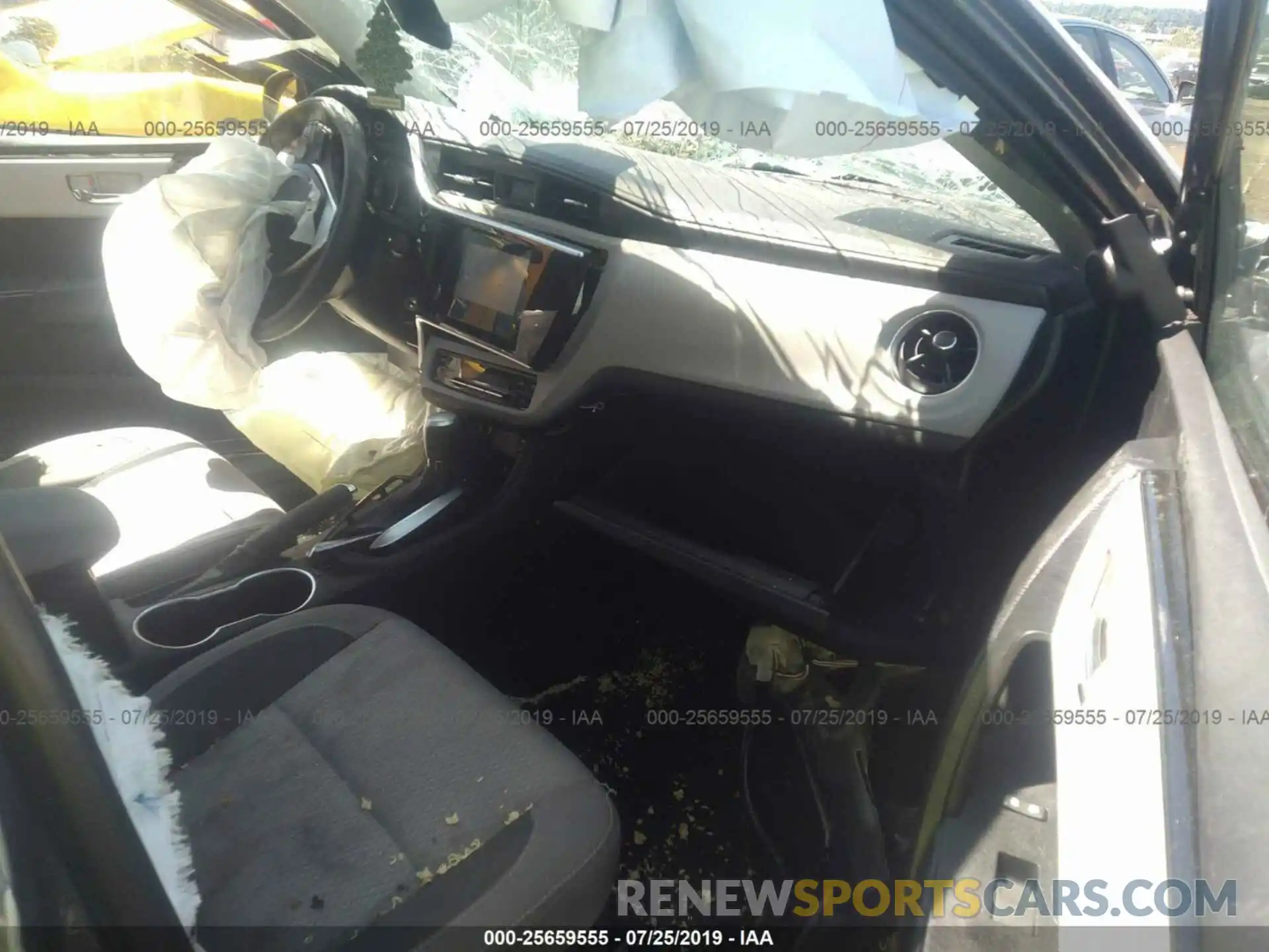 5 Photograph of a damaged car 2T1BURHE0KC144934 TOYOTA COROLLA 2019