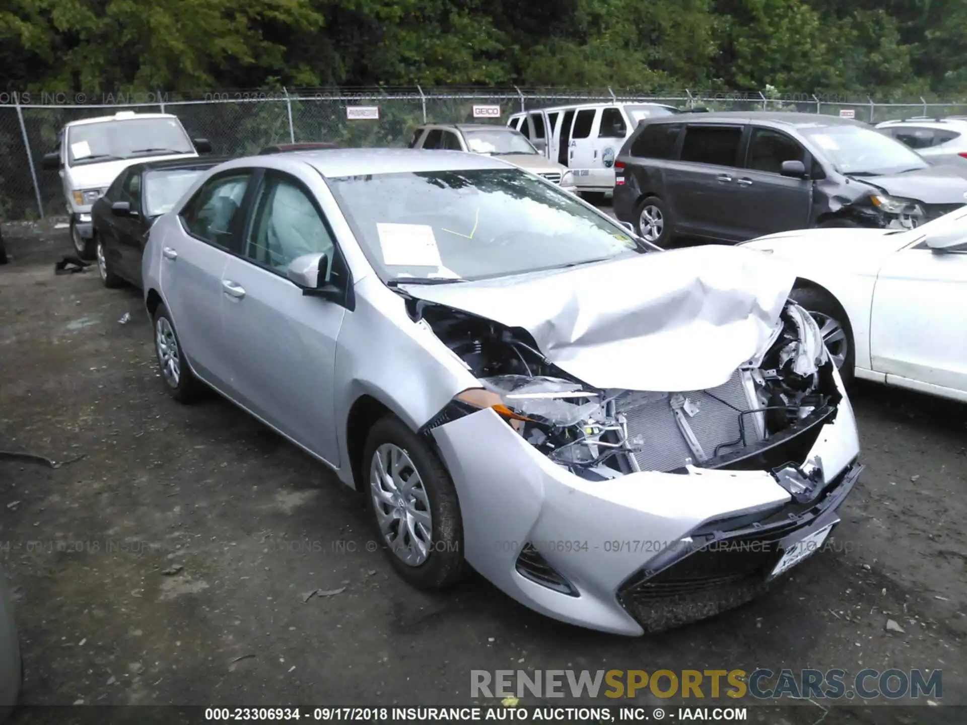 1 Photograph of a damaged car 2T1BURHE0KC152290 Toyota Corolla 2019