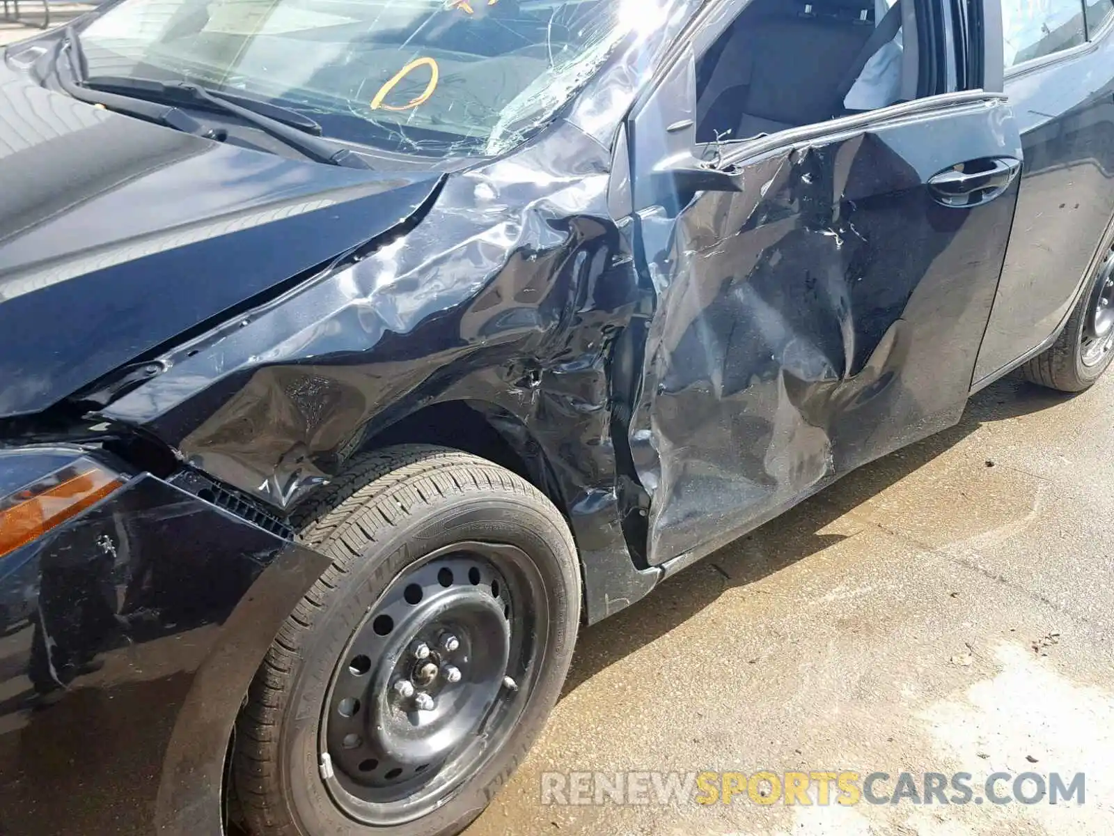 9 Photograph of a damaged car 2T1BURHE0KC163015 TOYOTA COROLLA 2019