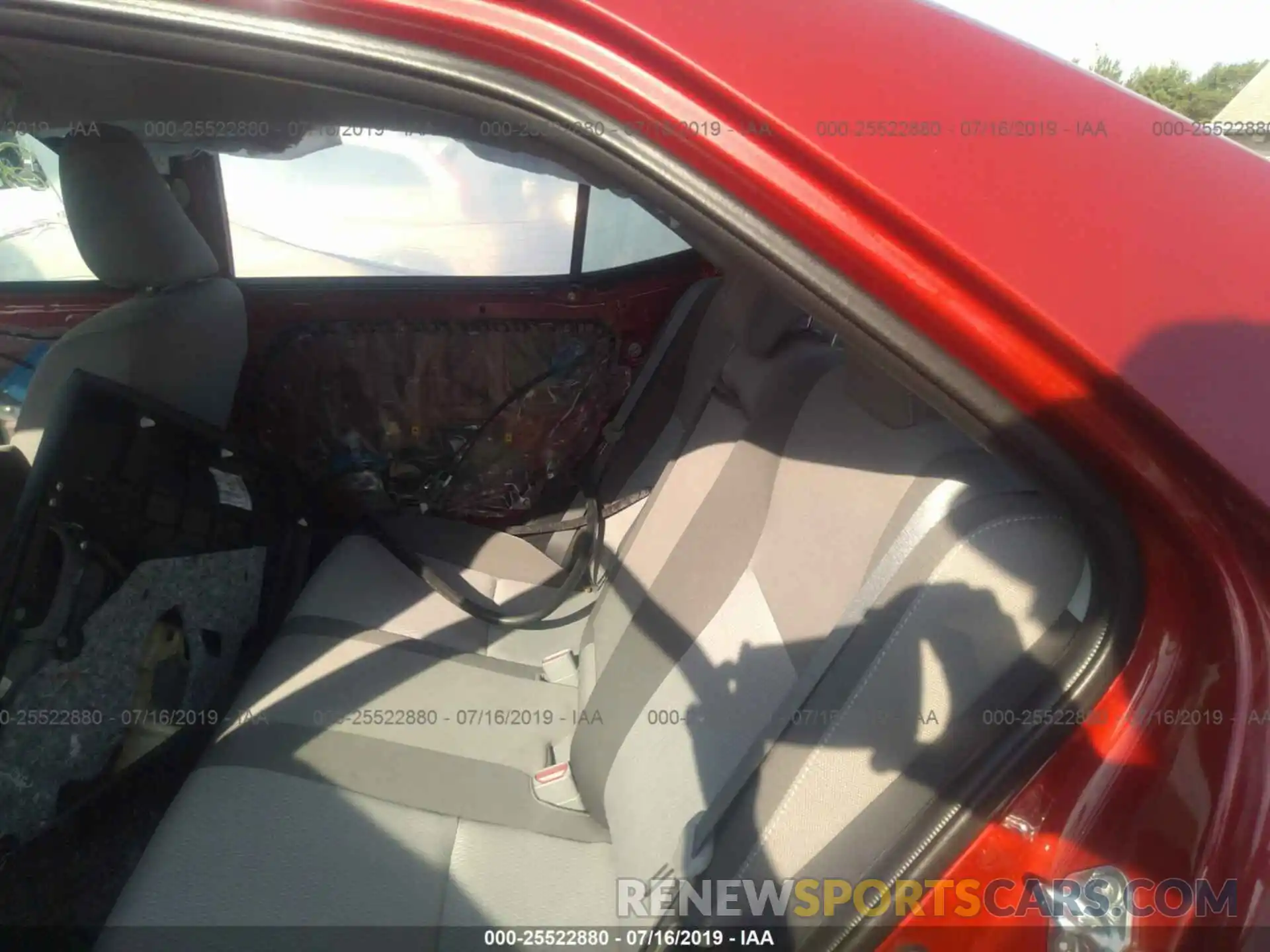 8 Photograph of a damaged car 2T1BURHE0KC172491 TOYOTA COROLLA 2019