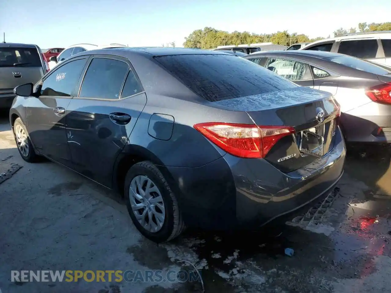 3 Photograph of a damaged car 2T1BURHE0KC172751 TOYOTA COROLLA 2019