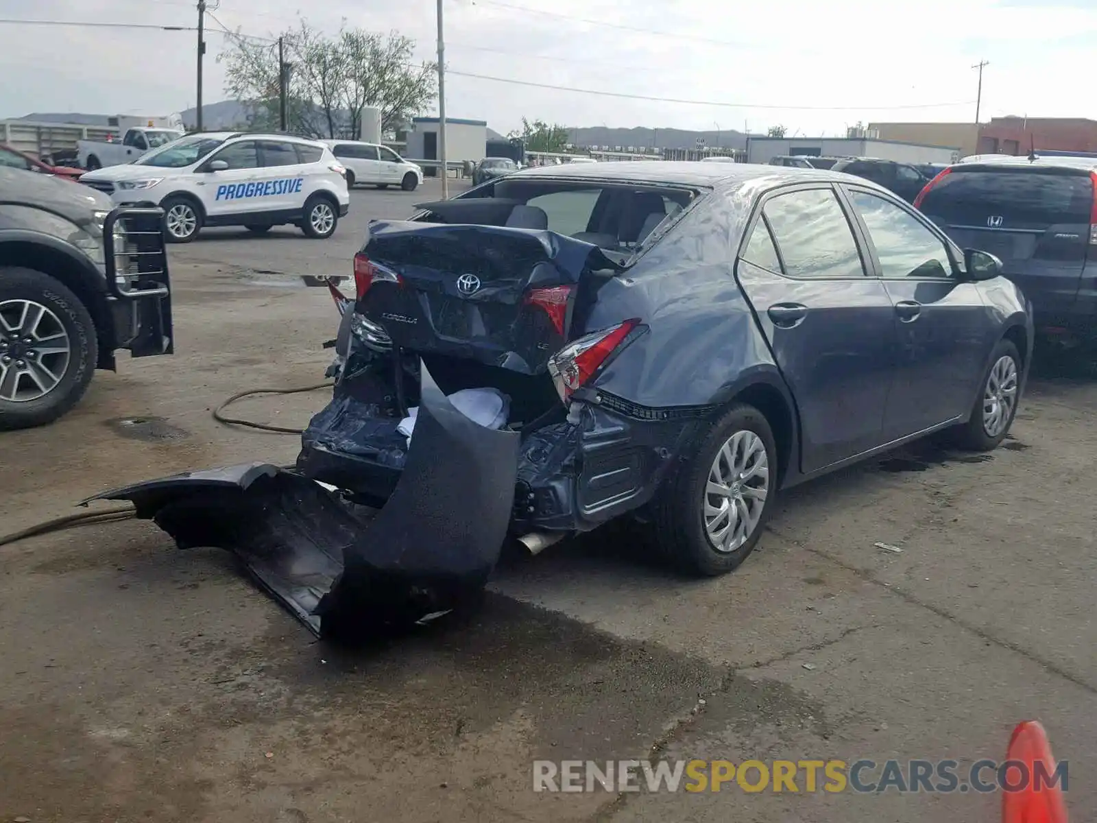 4 Photograph of a damaged car 2T1BURHE0KC173642 TOYOTA COROLLA 2019
