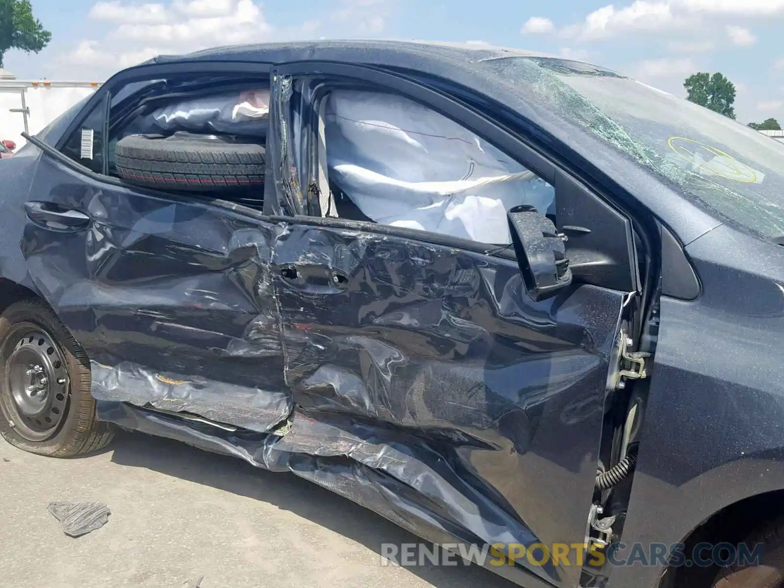 9 Photograph of a damaged car 2T1BURHE0KC184415 TOYOTA COROLLA 2019