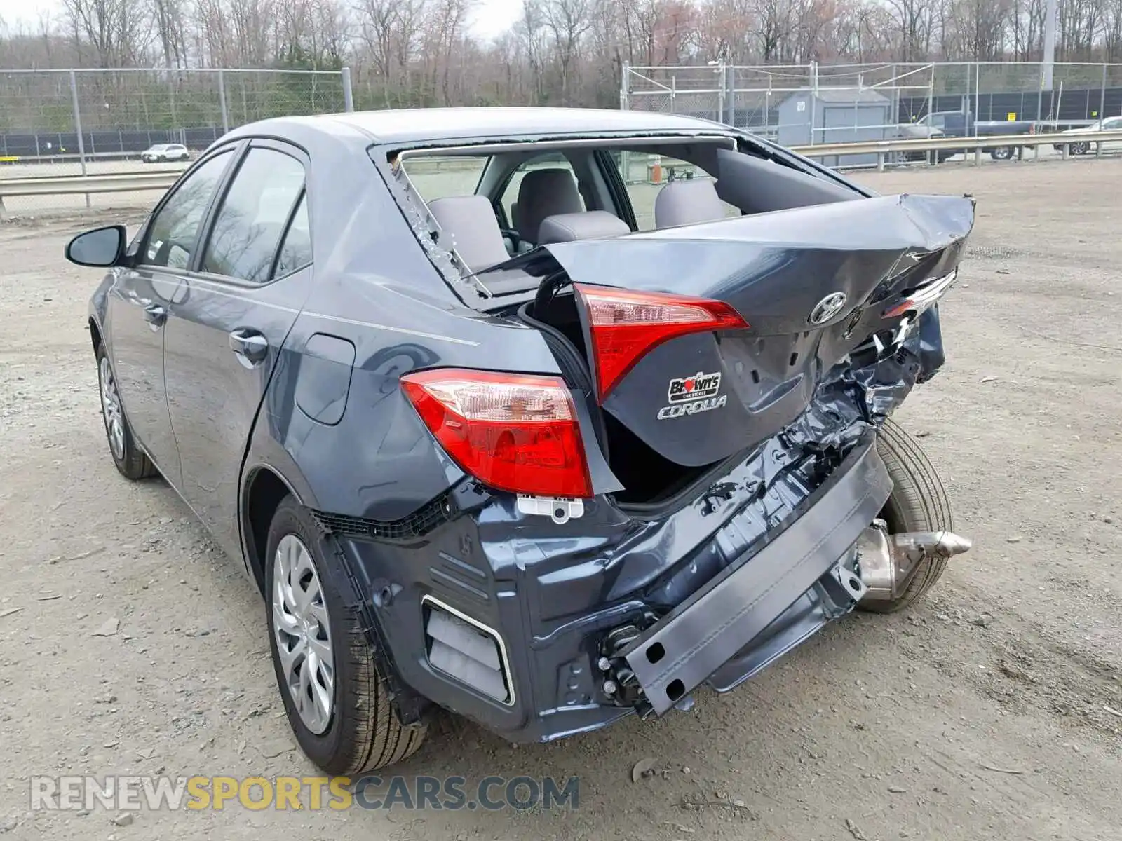 3 Photograph of a damaged car 2T1BURHE0KC195981 TOYOTA COROLLA 2019