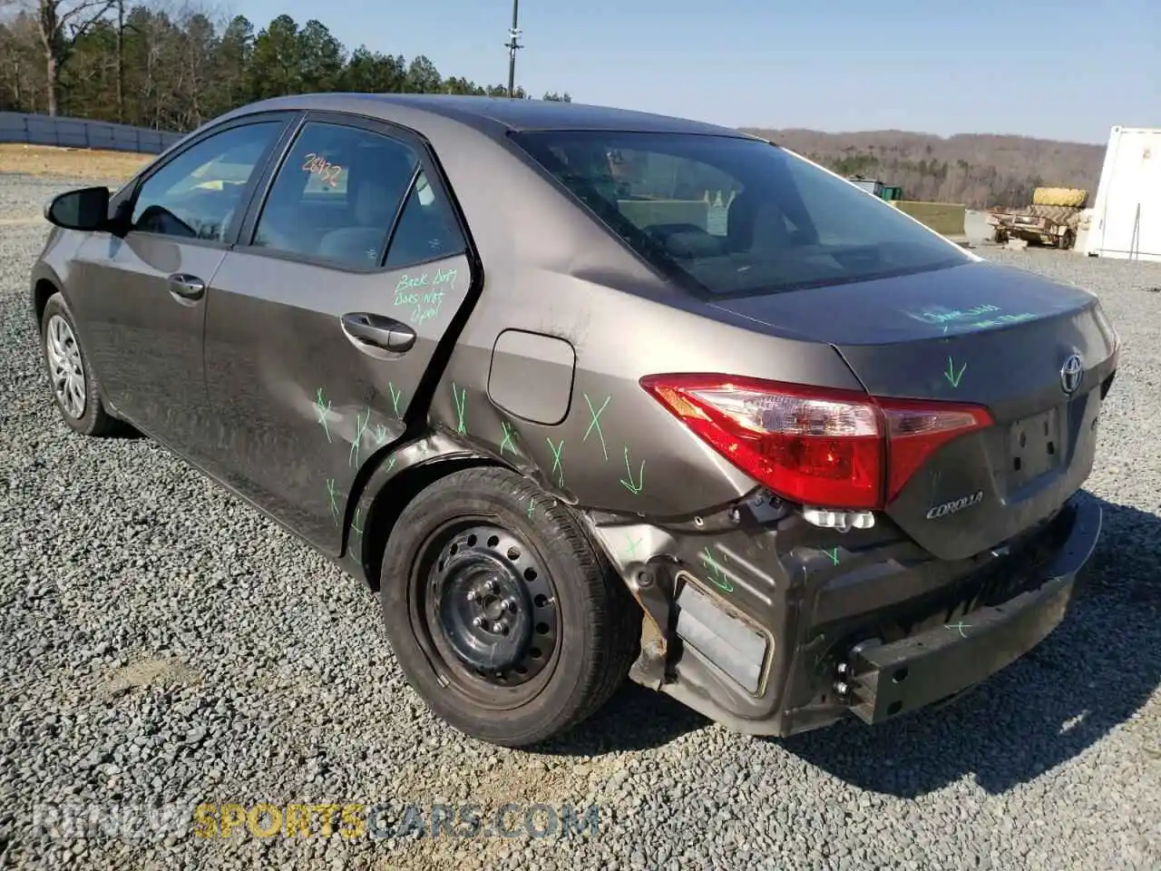 3 Photograph of a damaged car 2T1BURHE0KC200662 TOYOTA COROLLA 2019
