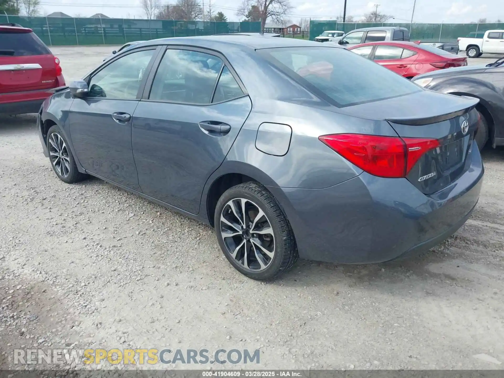 3 Photograph of a damaged car 2T1BURHE0KC204548 TOYOTA COROLLA 2019