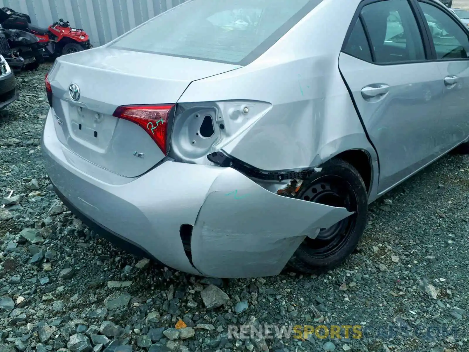 9 Photograph of a damaged car 2T1BURHE0KC223536 TOYOTA COROLLA 2019