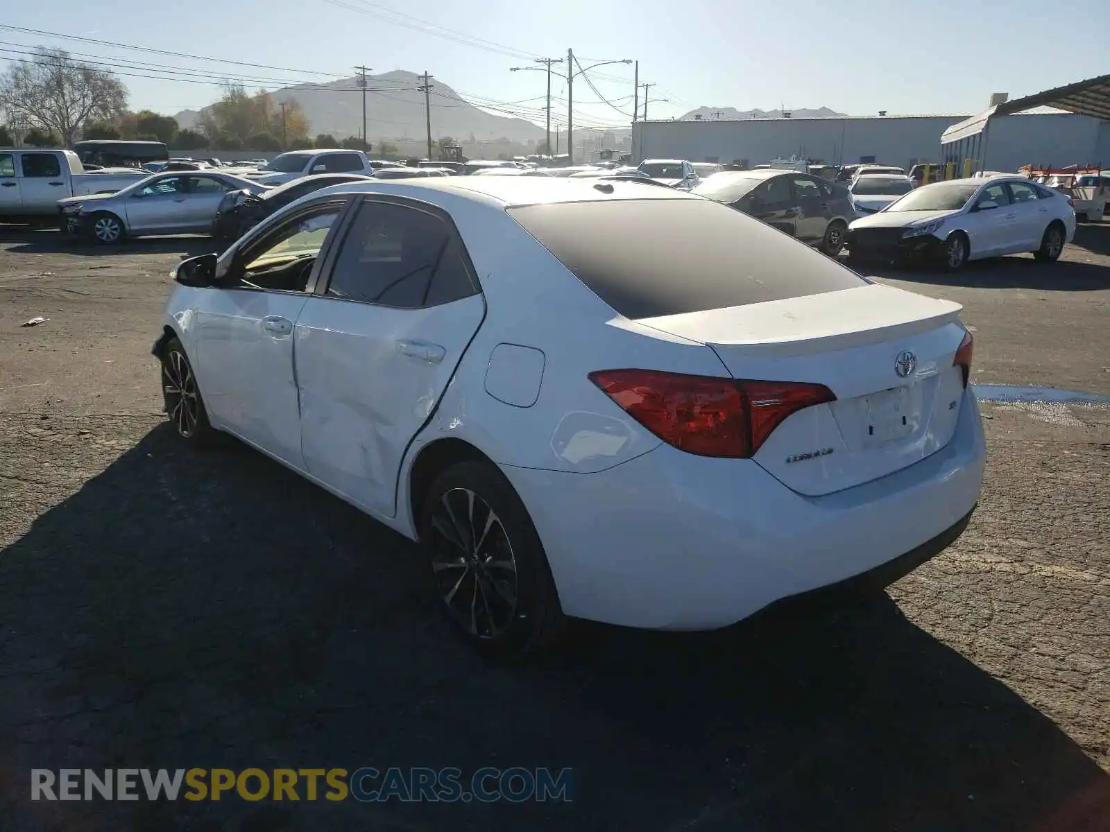 3 Photograph of a damaged car 2T1BURHE0KC233676 TOYOTA COROLLA 2019