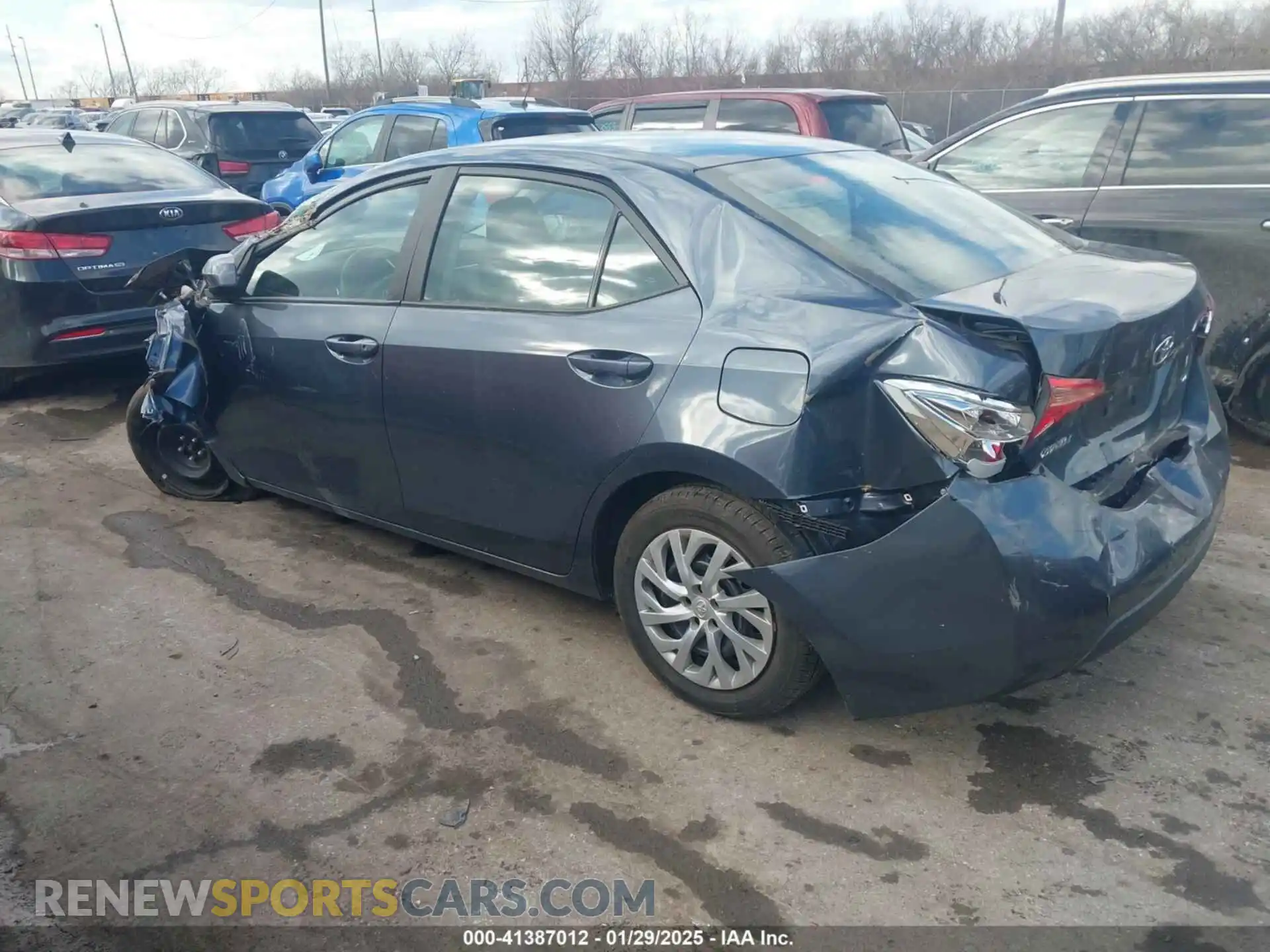 3 Photograph of a damaged car 2T1BURHE0KC246864 TOYOTA COROLLA 2019
