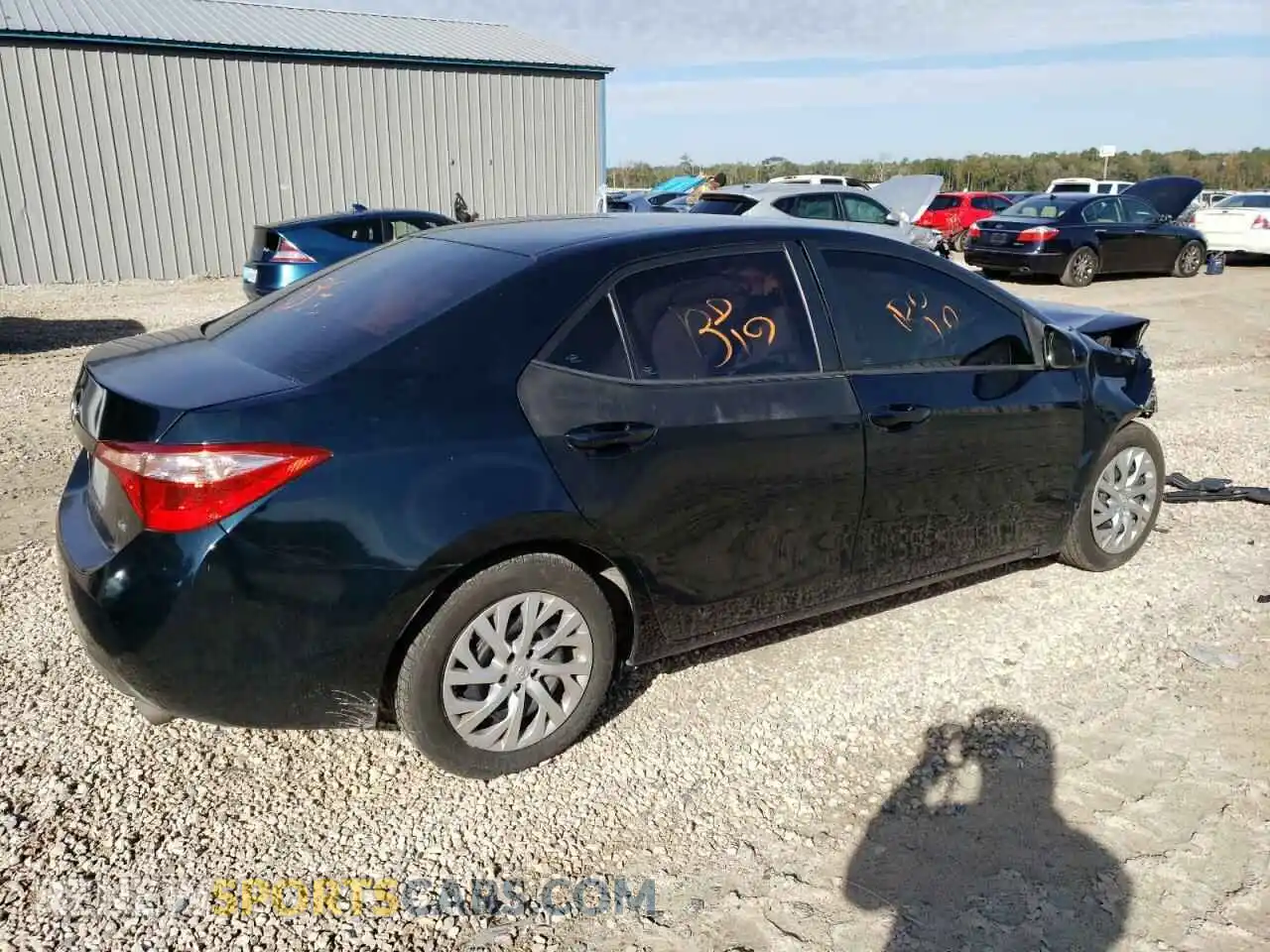 3 Photograph of a damaged car 2T1BURHE1KC131173 TOYOTA COROLLA 2019