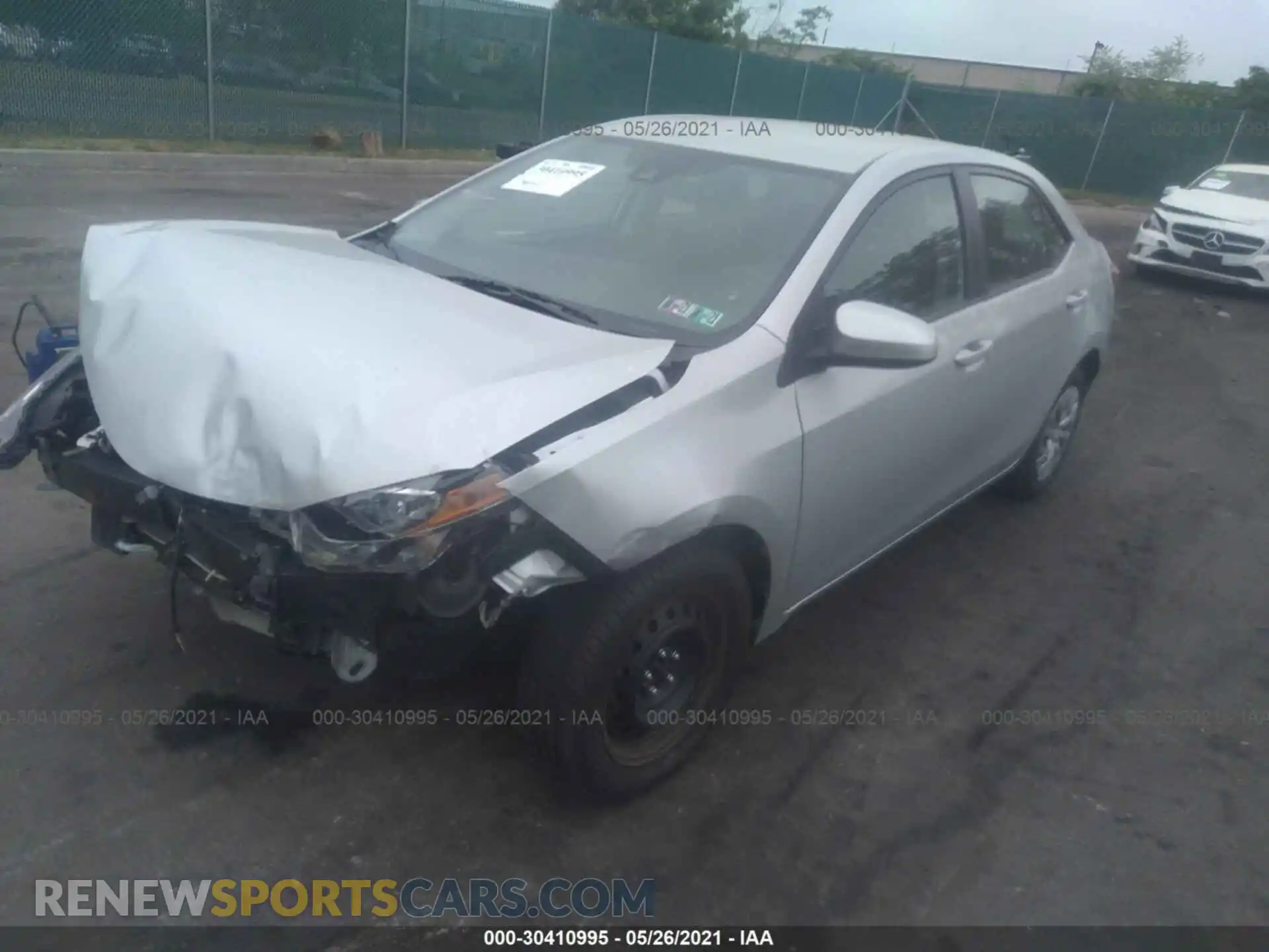 2 fotografías del automóvil dañado 2T1BURHE1KC134140 TOYOTA COROLLA 2019