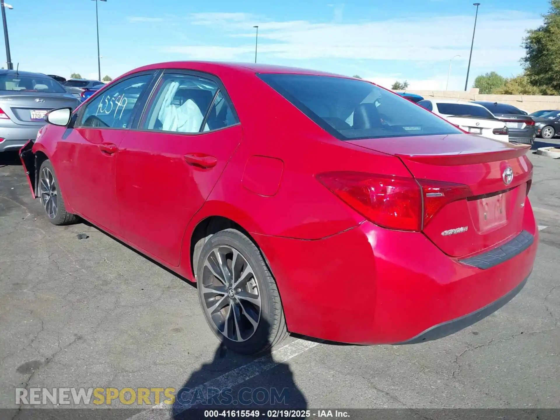 3 Photograph of a damaged car 2T1BURHE1KC136289 TOYOTA COROLLA 2019