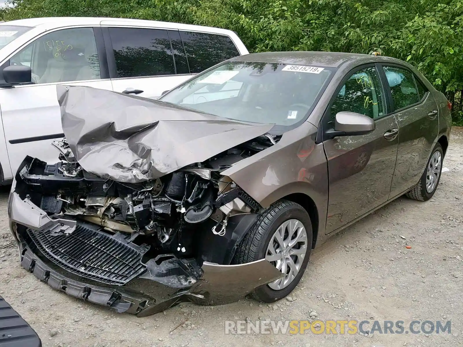 2 Фотография поврежденного автомобиля 2T1BURHE1KC142917 TOYOTA COROLLA 2019