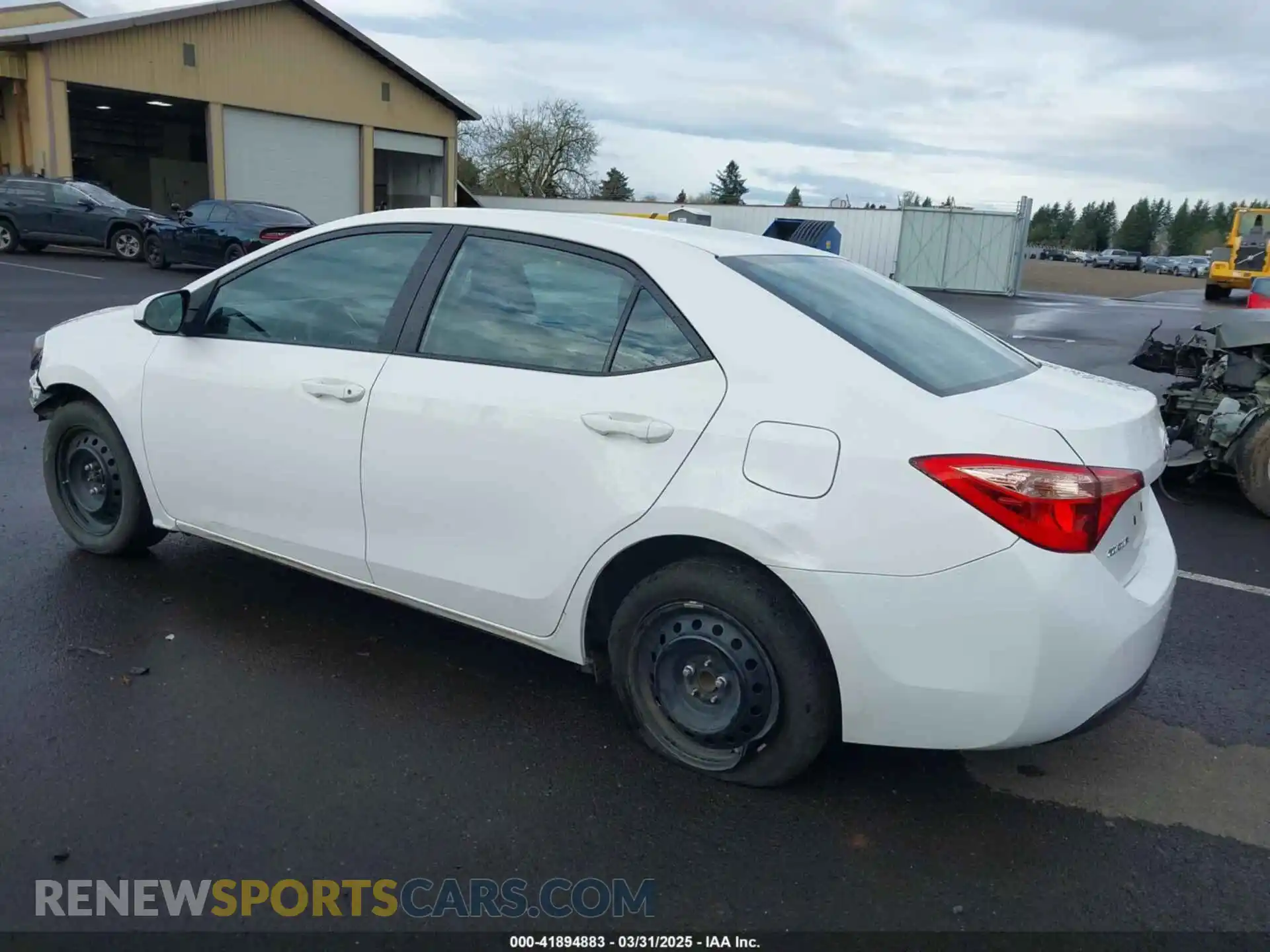 3 Photograph of a damaged car 2T1BURHE1KC163721 TOYOTA COROLLA 2019