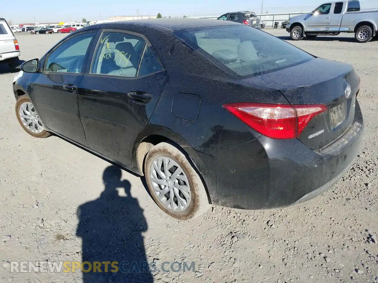 3 Photograph of a damaged car 2T1BURHE1KC185265 TOYOTA COROLLA 2019