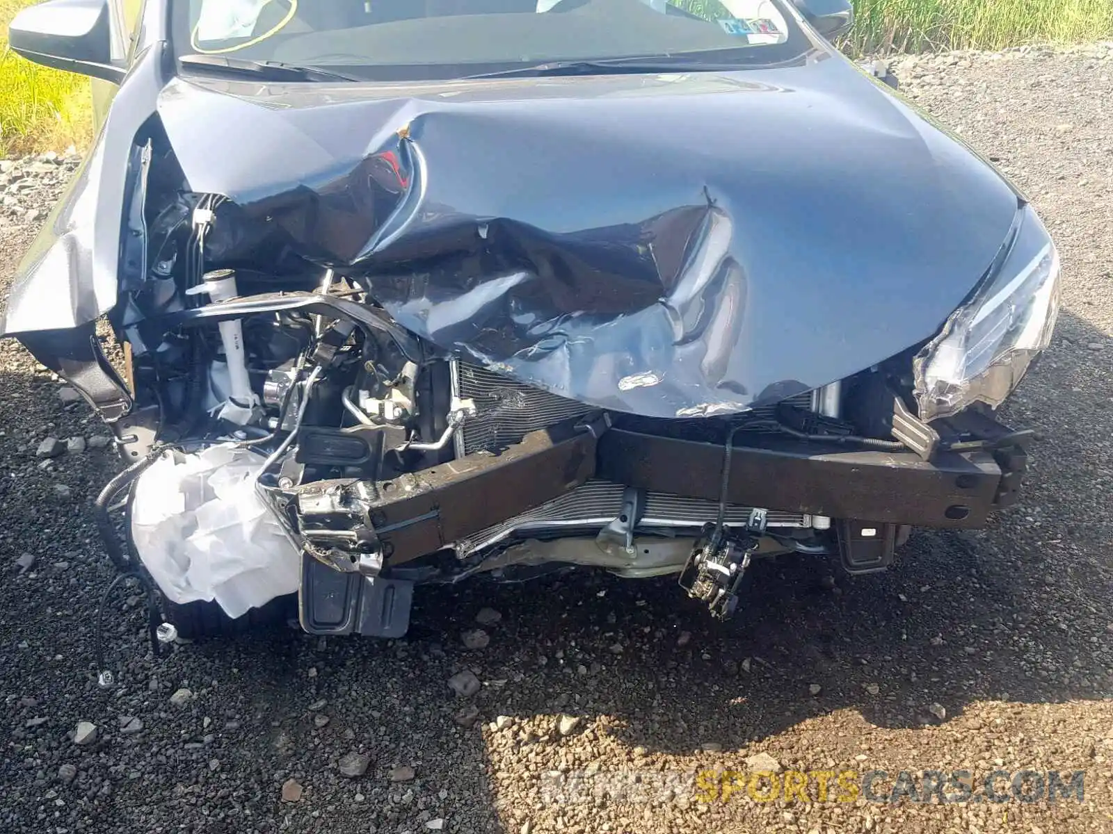 9 Photograph of a damaged car 2T1BURHE1KC186397 TOYOTA COROLLA 2019
