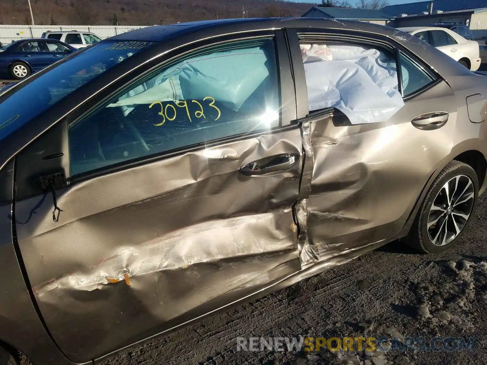 10 Фотография поврежденного автомобиля 2T1BURHE1KC208771 TOYOTA COROLLA 2019