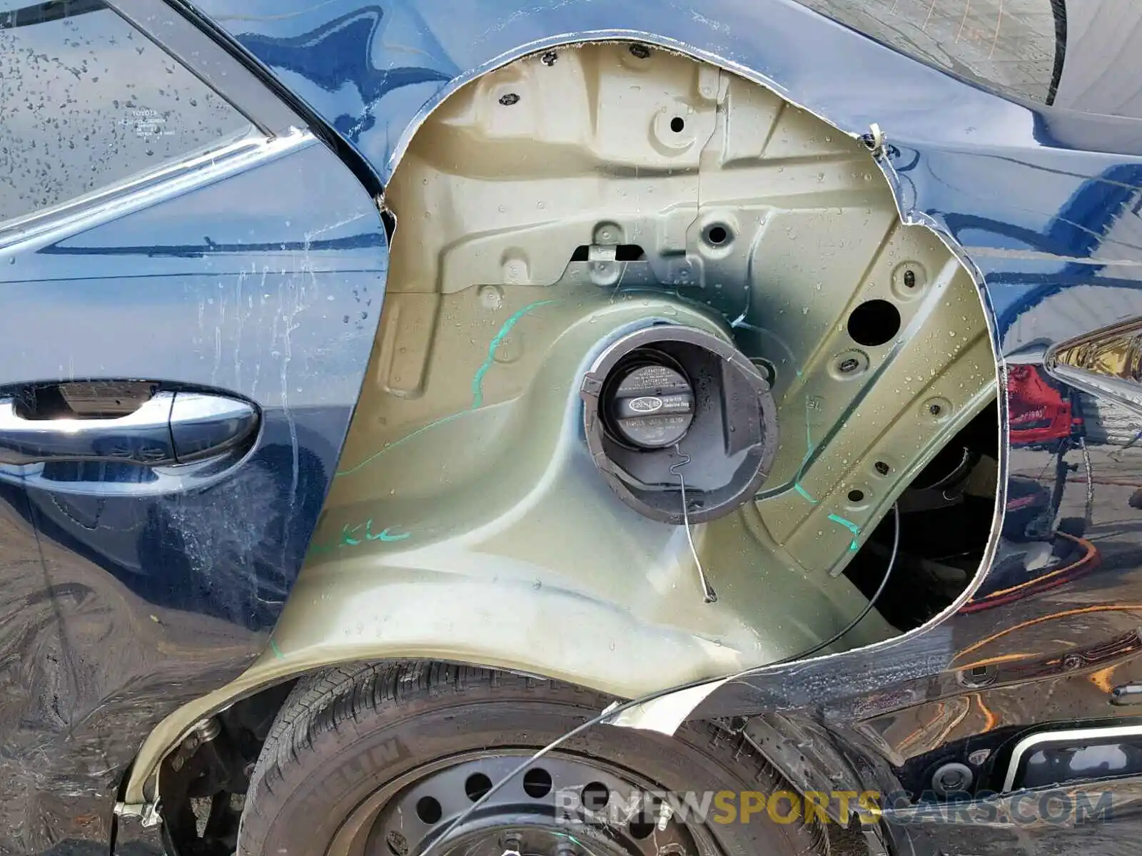 9 Photograph of a damaged car 2T1BURHE1KC213033 TOYOTA COROLLA 2019
