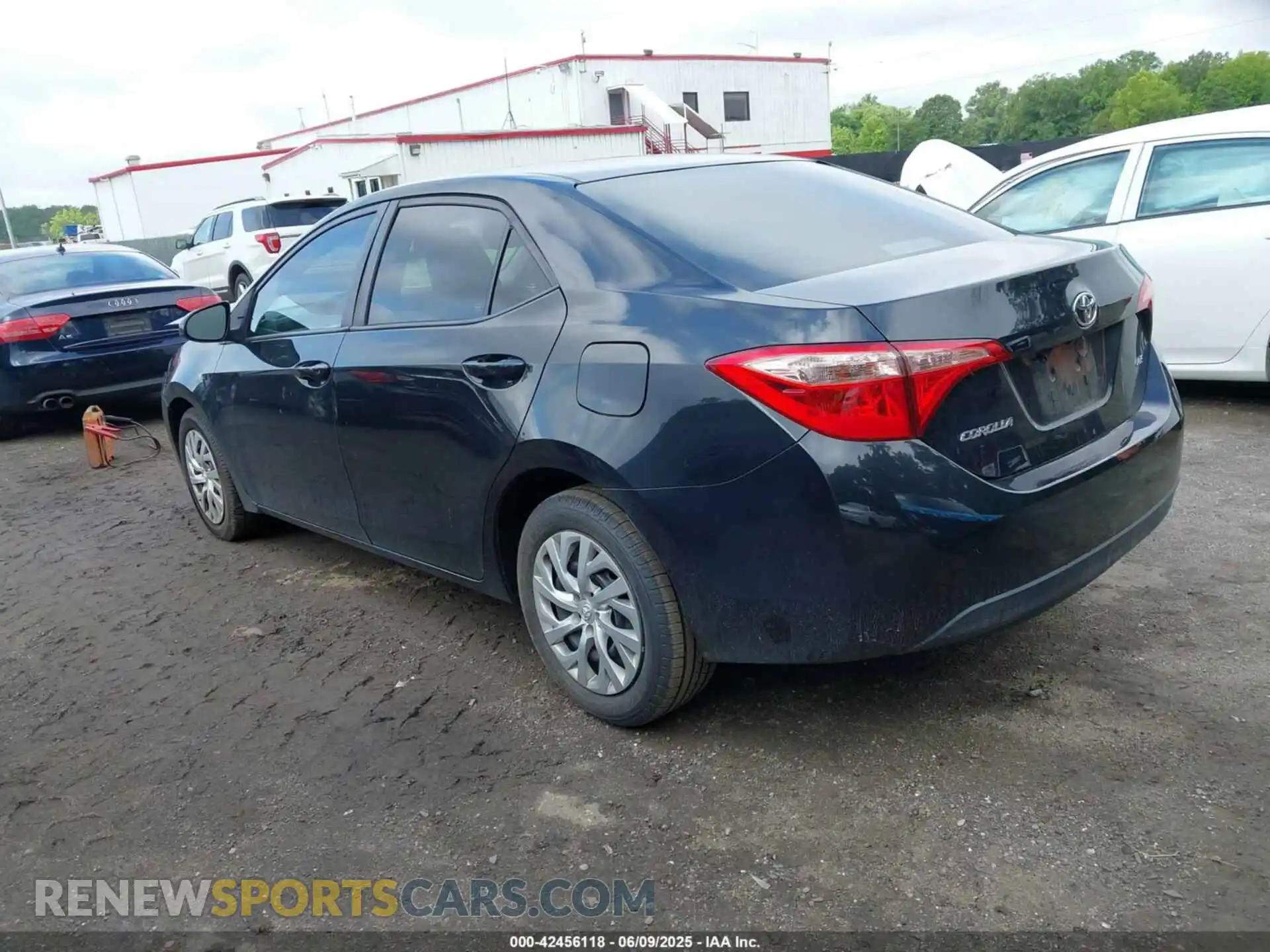 3 Photograph of a damaged car 2T1BURHE1KC232004 TOYOTA COROLLA 2019