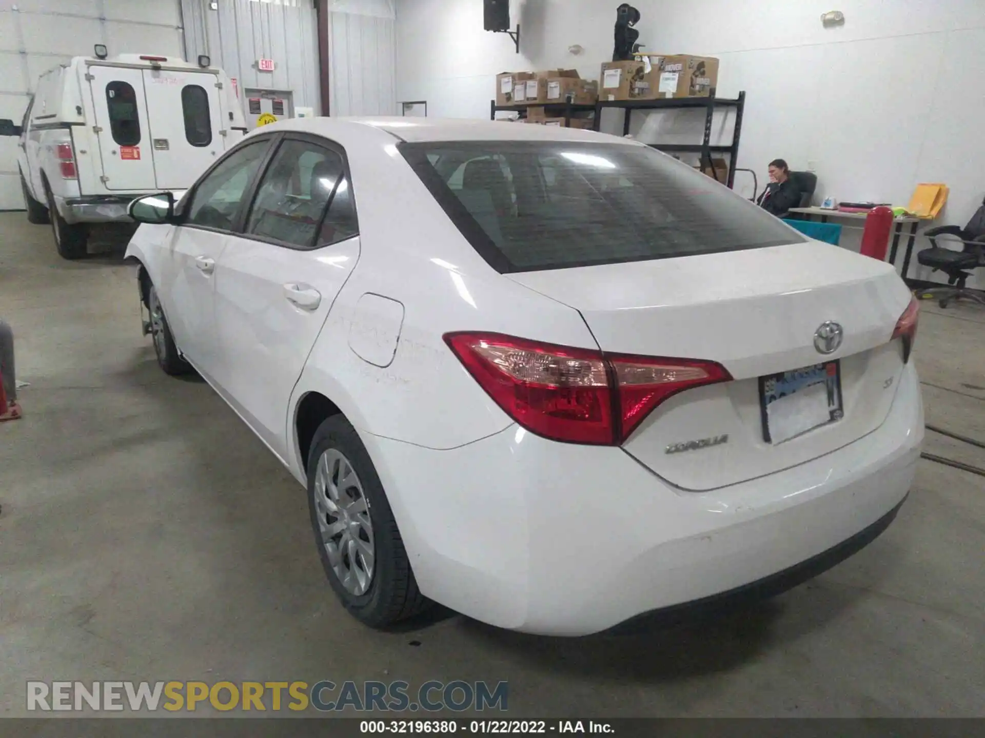 3 Photograph of a damaged car 2T1BURHE1KC240314 TOYOTA COROLLA 2019
