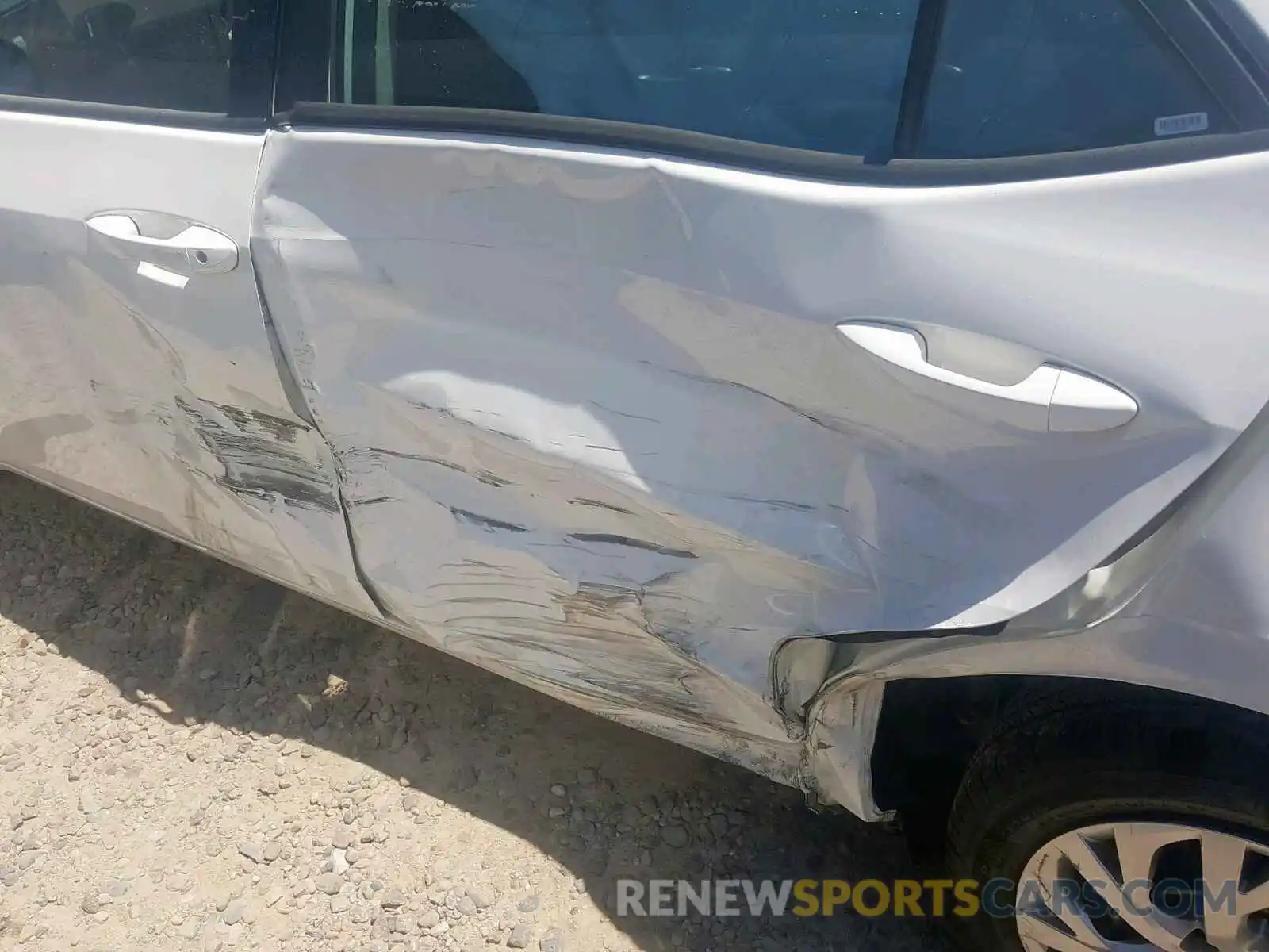 9 Photograph of a damaged car 2T1BURHE1KC241902 TOYOTA COROLLA 2019