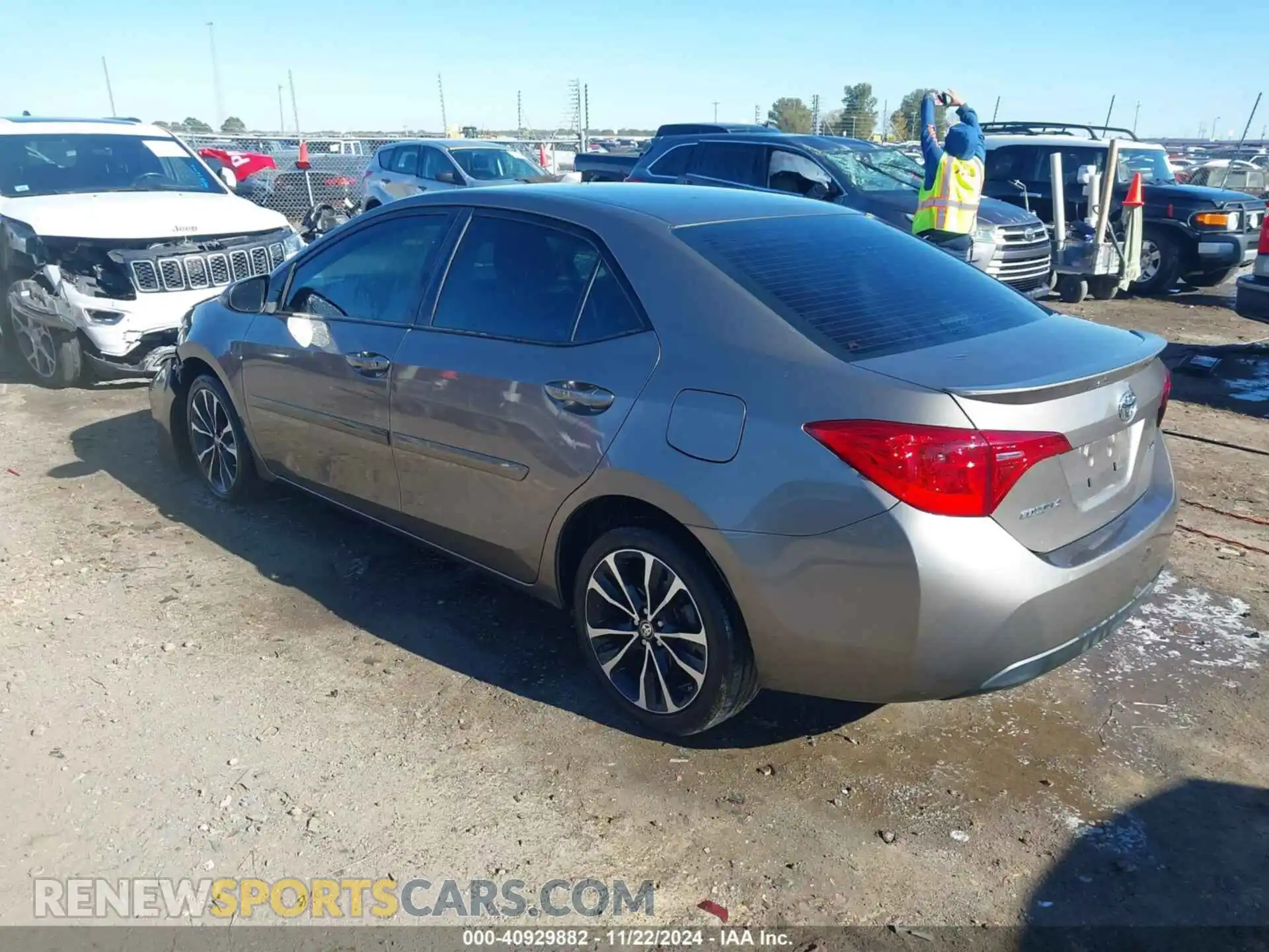 3 Photograph of a damaged car 2T1BURHE2KC153750 TOYOTA COROLLA 2019