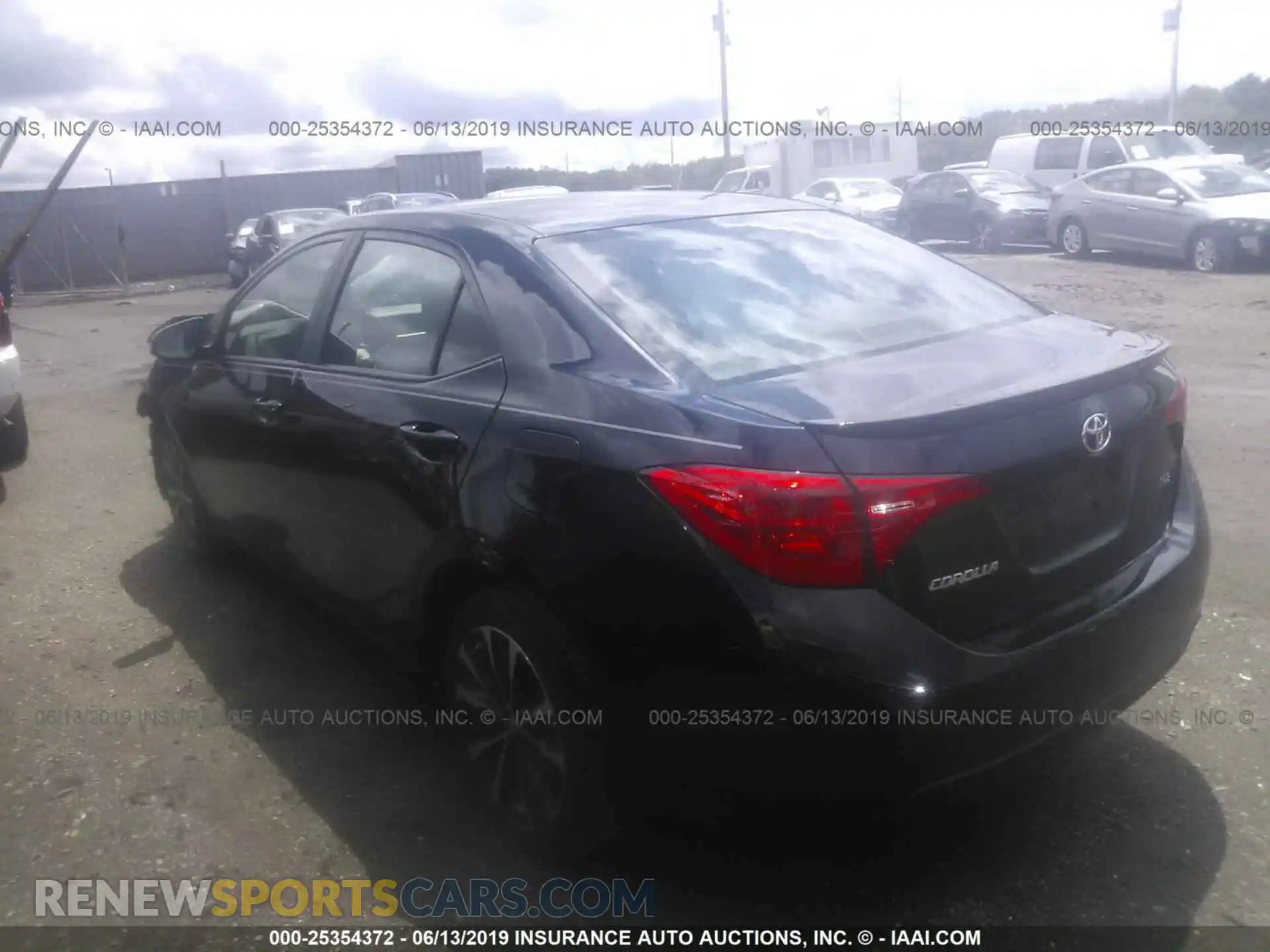 3 Photograph of a damaged car 2T1BURHE2KC157331 TOYOTA COROLLA 2019