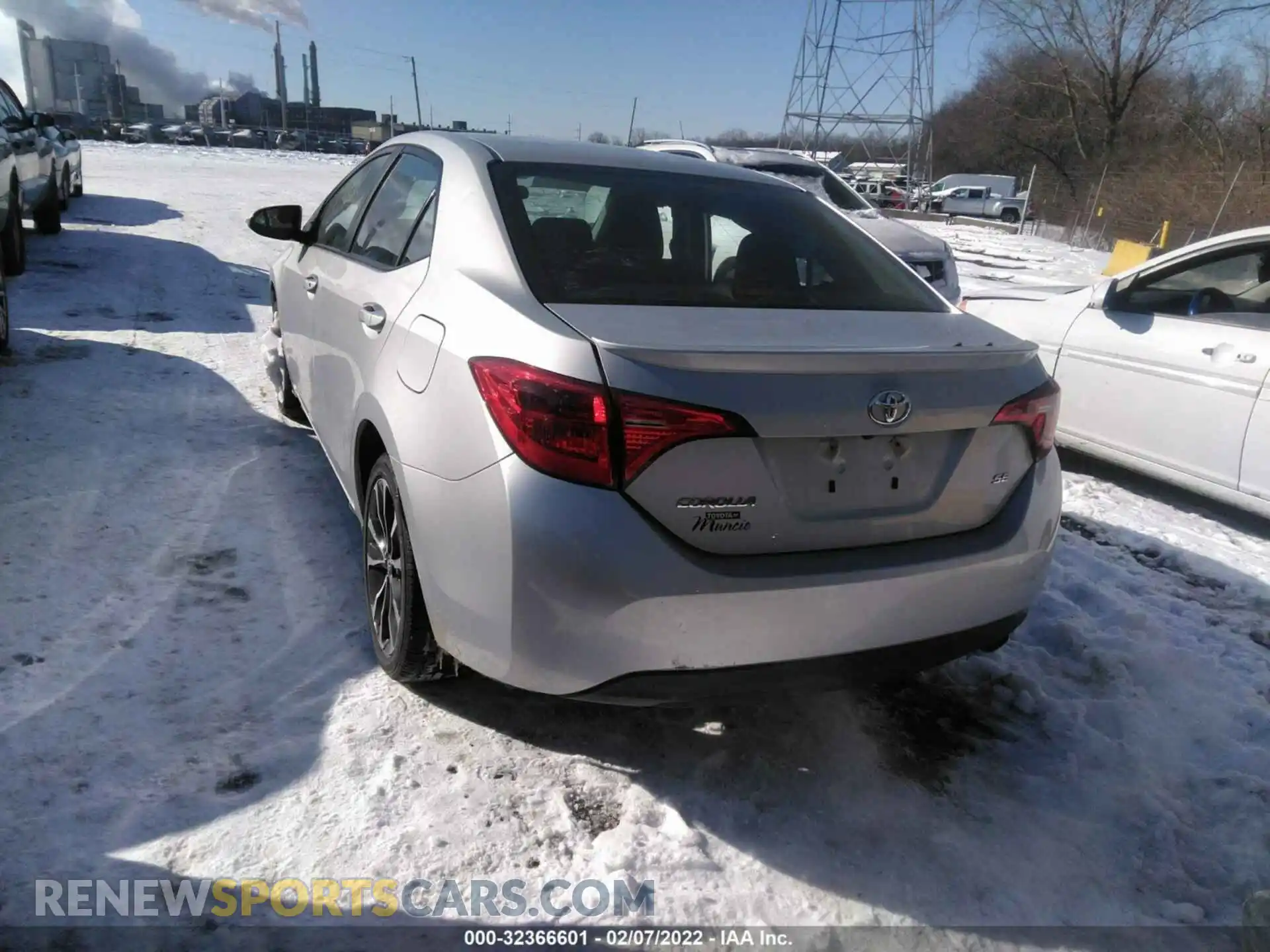 3 Photograph of a damaged car 2T1BURHE2KC157622 TOYOTA COROLLA 2019