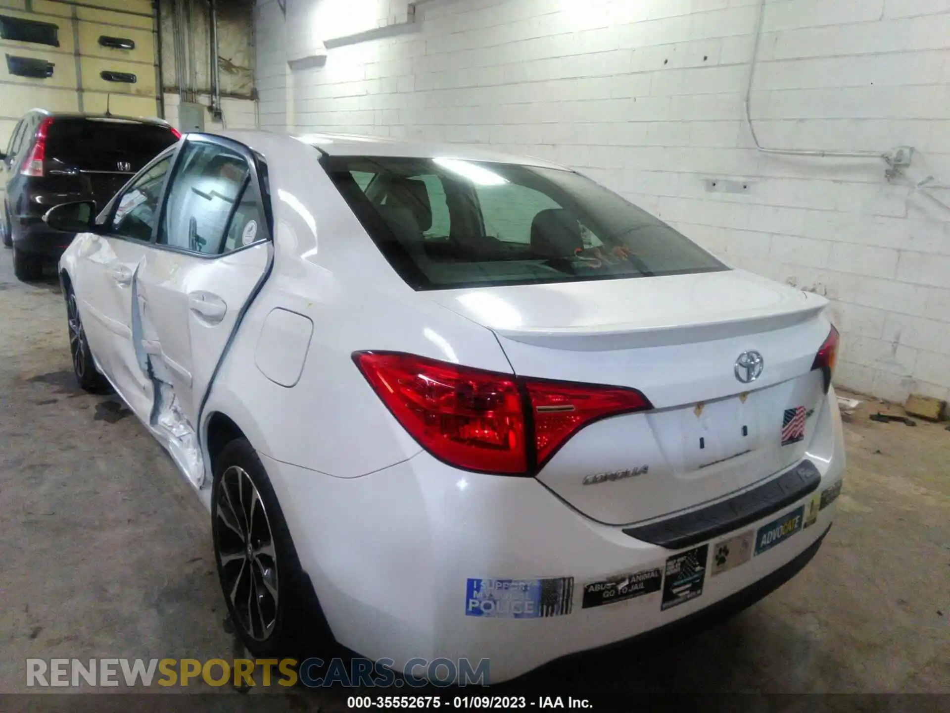 3 Photograph of a damaged car 2T1BURHE2KC161976 TOYOTA COROLLA 2019