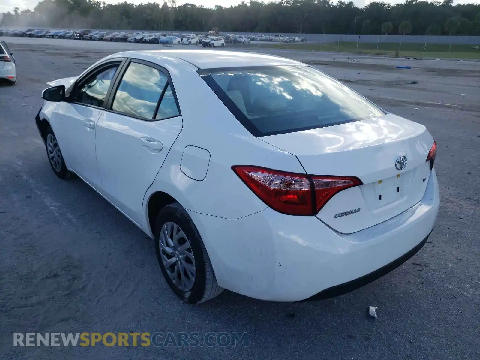 3 Photograph of a damaged car 2T1BURHE2KC175456 TOYOTA COROLLA 2019