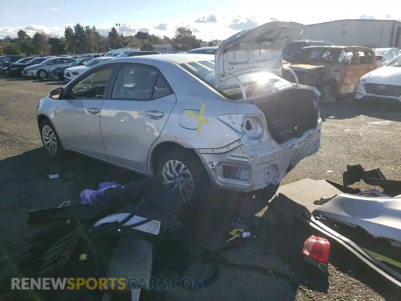 2 fotografías del automóvil dañado 2T1BURHE2KC194959 TOYOTA COROLLA 2019