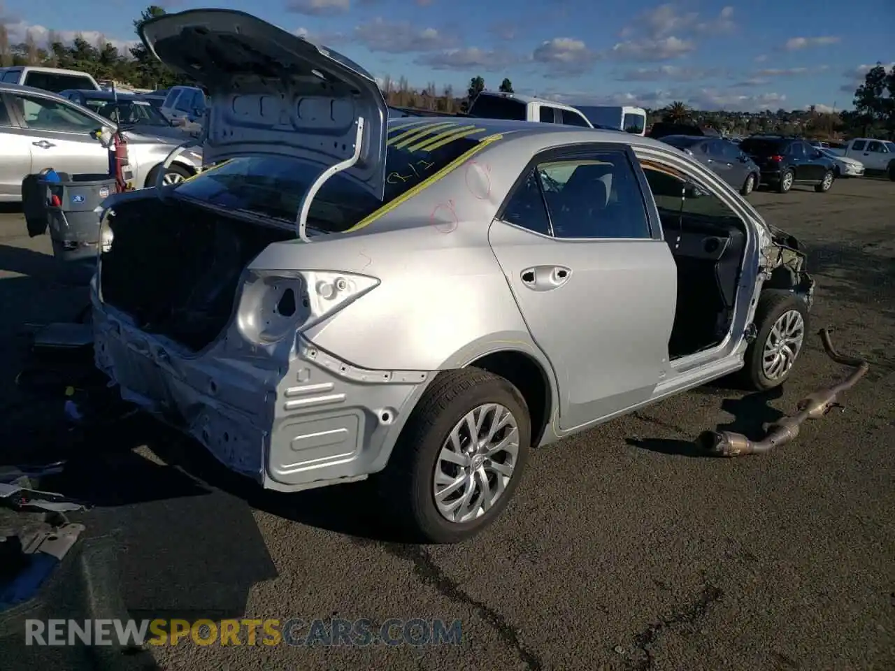 3 fotografías del automóvil dañado 2T1BURHE2KC194959 TOYOTA COROLLA 2019