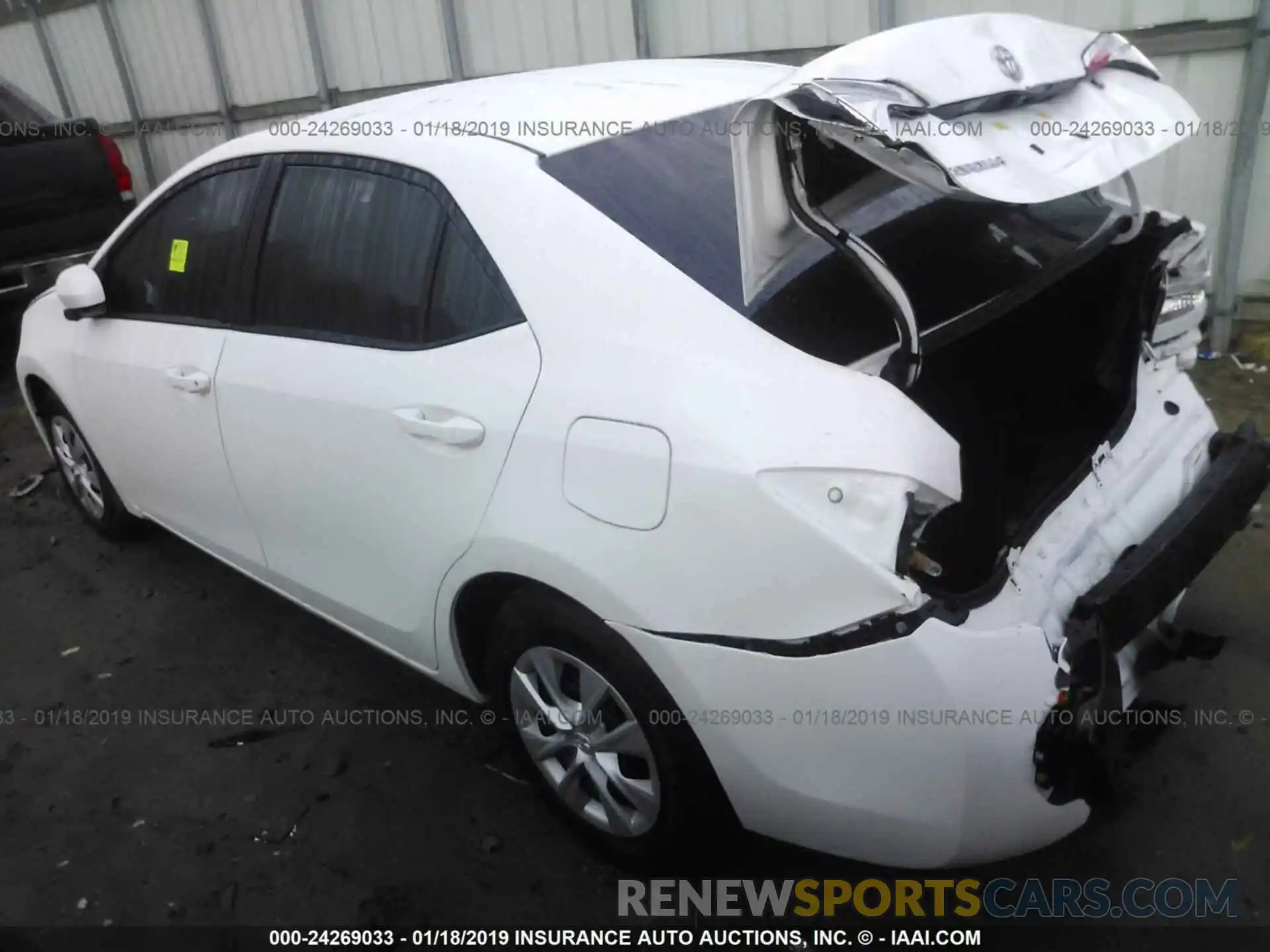 3 Photograph of a damaged car 2T1BURHE2KC215728 TOYOTA COROLLA 2019