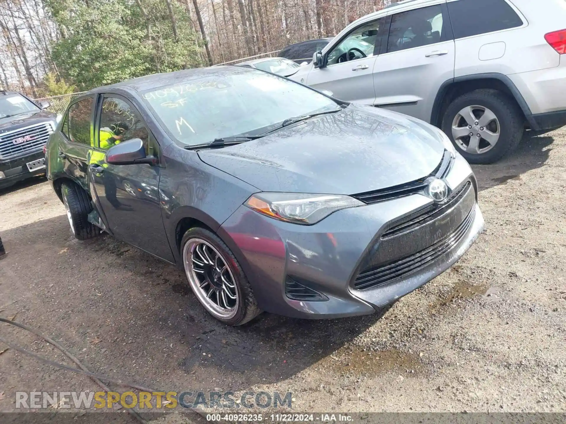 1 Photograph of a damaged car 2T1BURHE2KC240726 TOYOTA COROLLA 2019