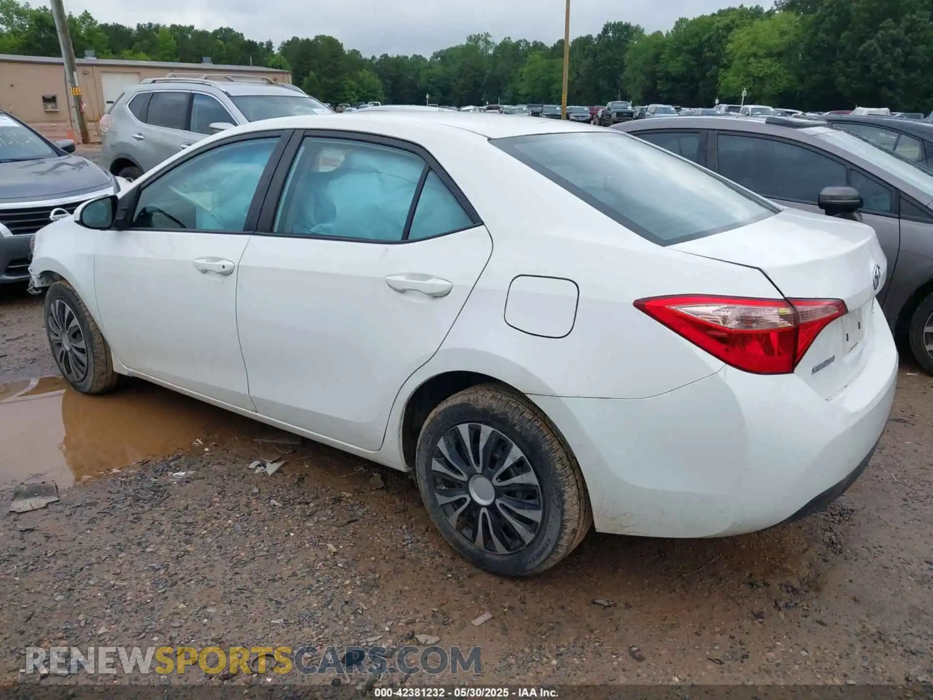 3 Photograph of a damaged car 2T1BURHE2KC240967 TOYOTA COROLLA 2019