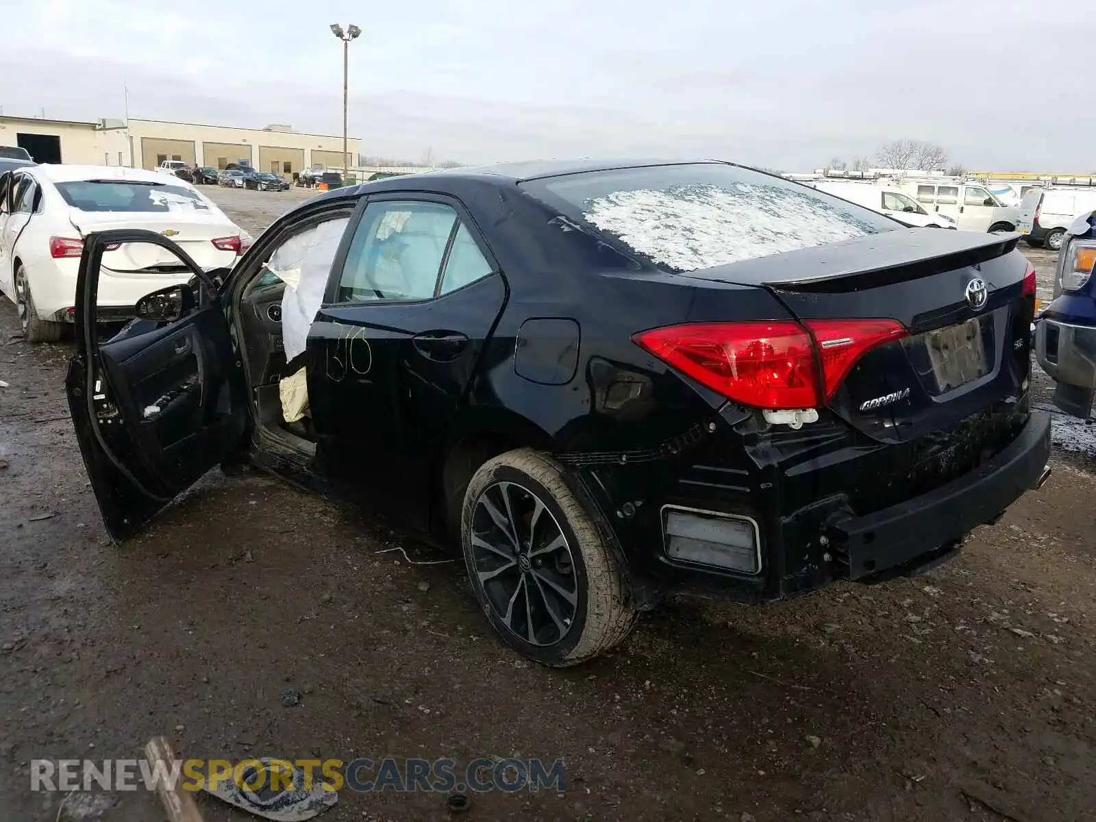 3 Photograph of a damaged car 2T1BURHE2KC241245 TOYOTA COROLLA 2019