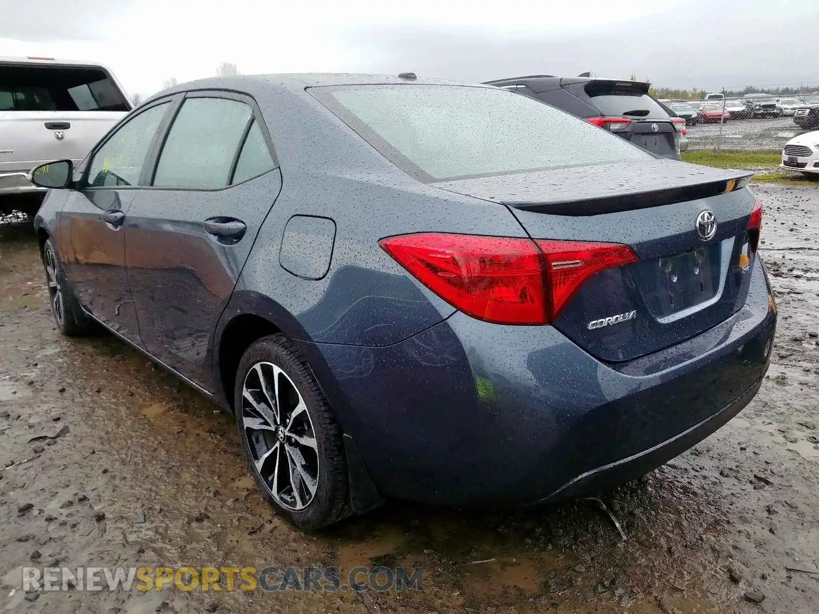 3 Photograph of a damaged car 2T1BURHE3KC128940 TOYOTA COROLLA 2019
