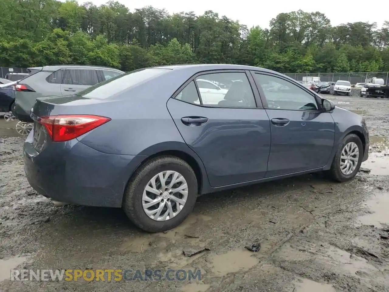 3 Photograph of a damaged car 2T1BURHE3KC135211 TOYOTA COROLLA 2019