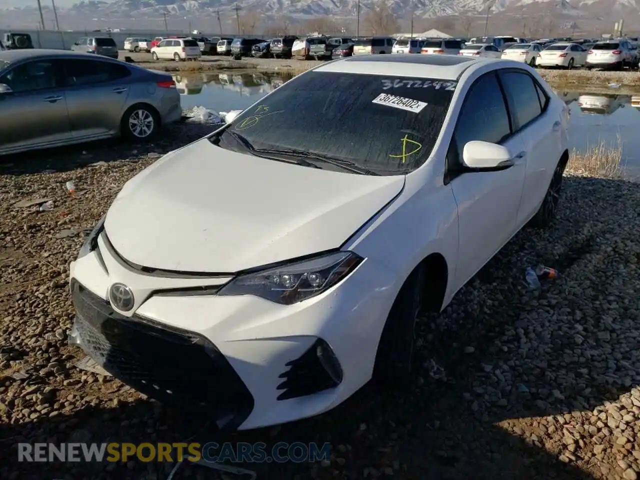 2 fotografías del automóvil dañado 2T1BURHE3KC136522 TOYOTA COROLLA 2019