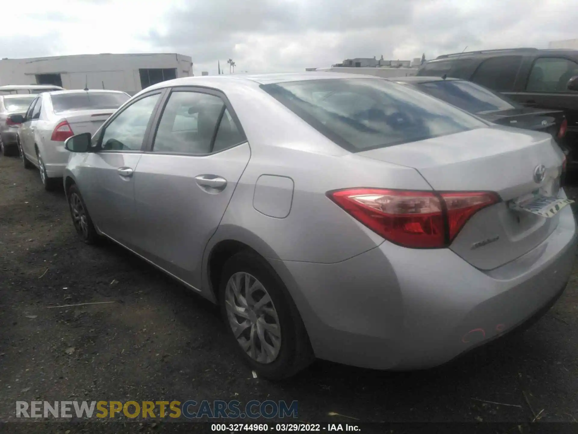 3 Photograph of a damaged car 2T1BURHE3KC140764 TOYOTA COROLLA 2019
