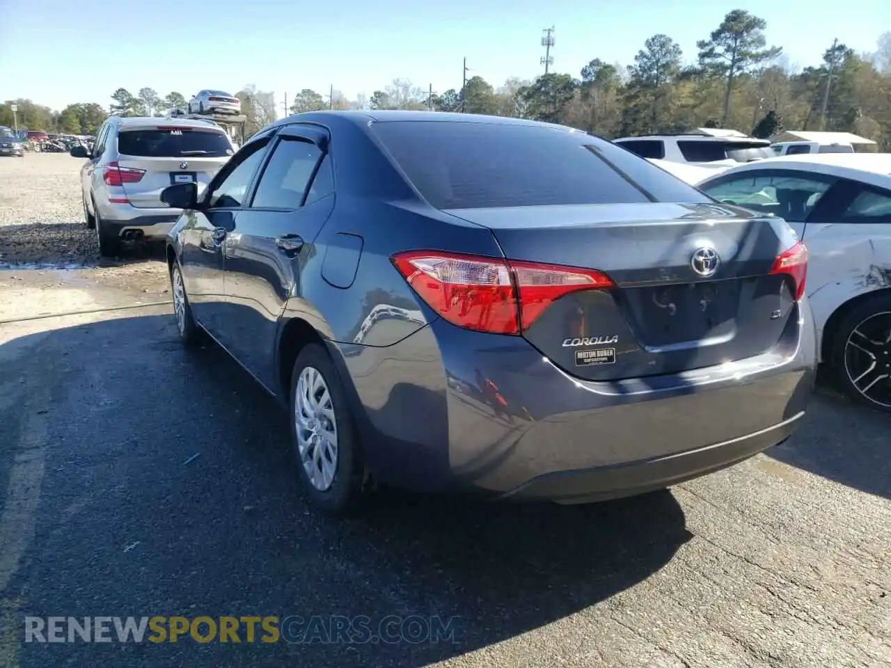 3 Photograph of a damaged car 2T1BURHE3KC142885 TOYOTA COROLLA 2019