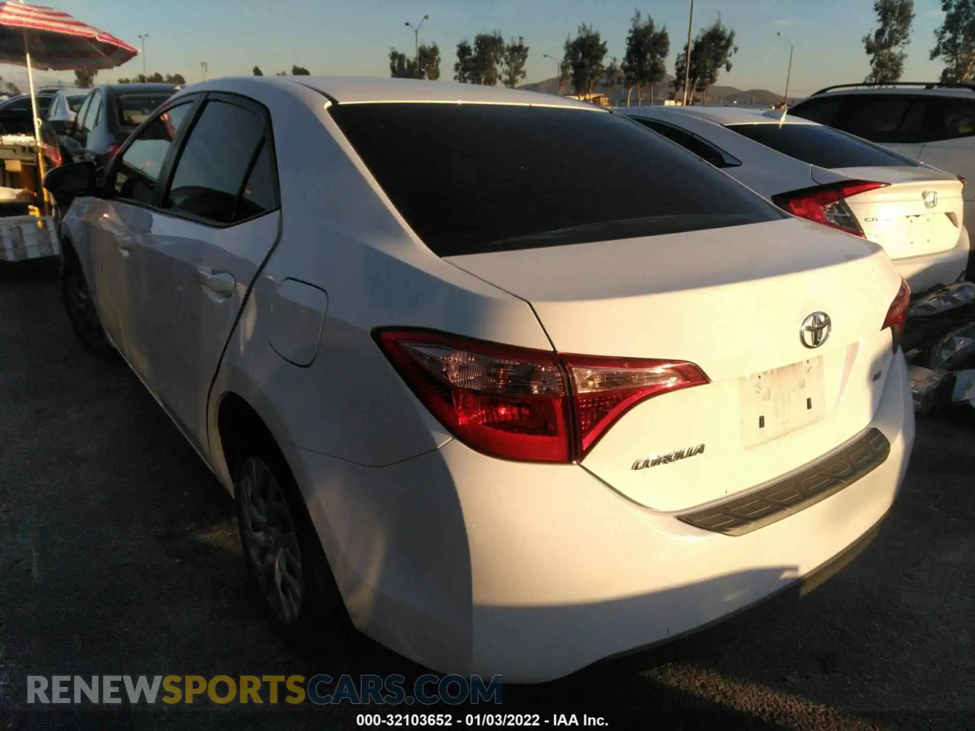 3 fotografías del automóvil dañado 2T1BURHE3KC156933 TOYOTA COROLLA 2019