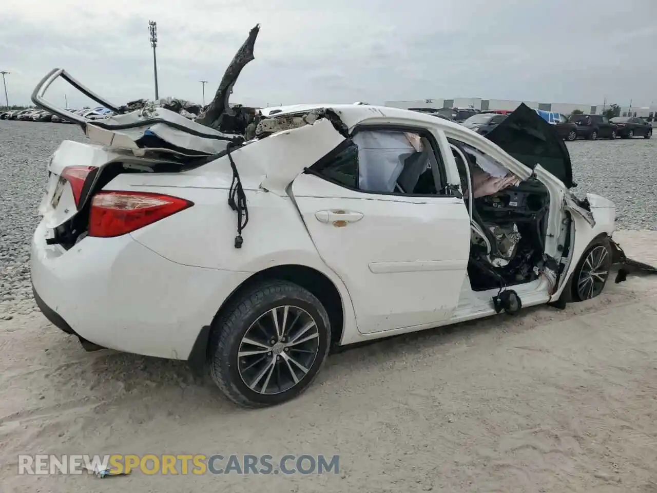 3 Photograph of a damaged car 2T1BURHE3KC199958 TOYOTA COROLLA 2019