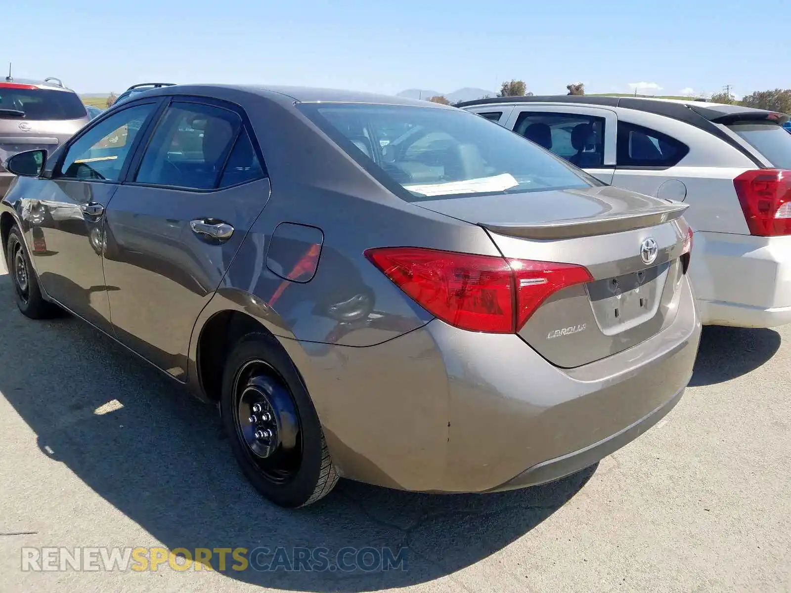 3 Photograph of a damaged car 2T1BURHE3KC202860 TOYOTA COROLLA 2019