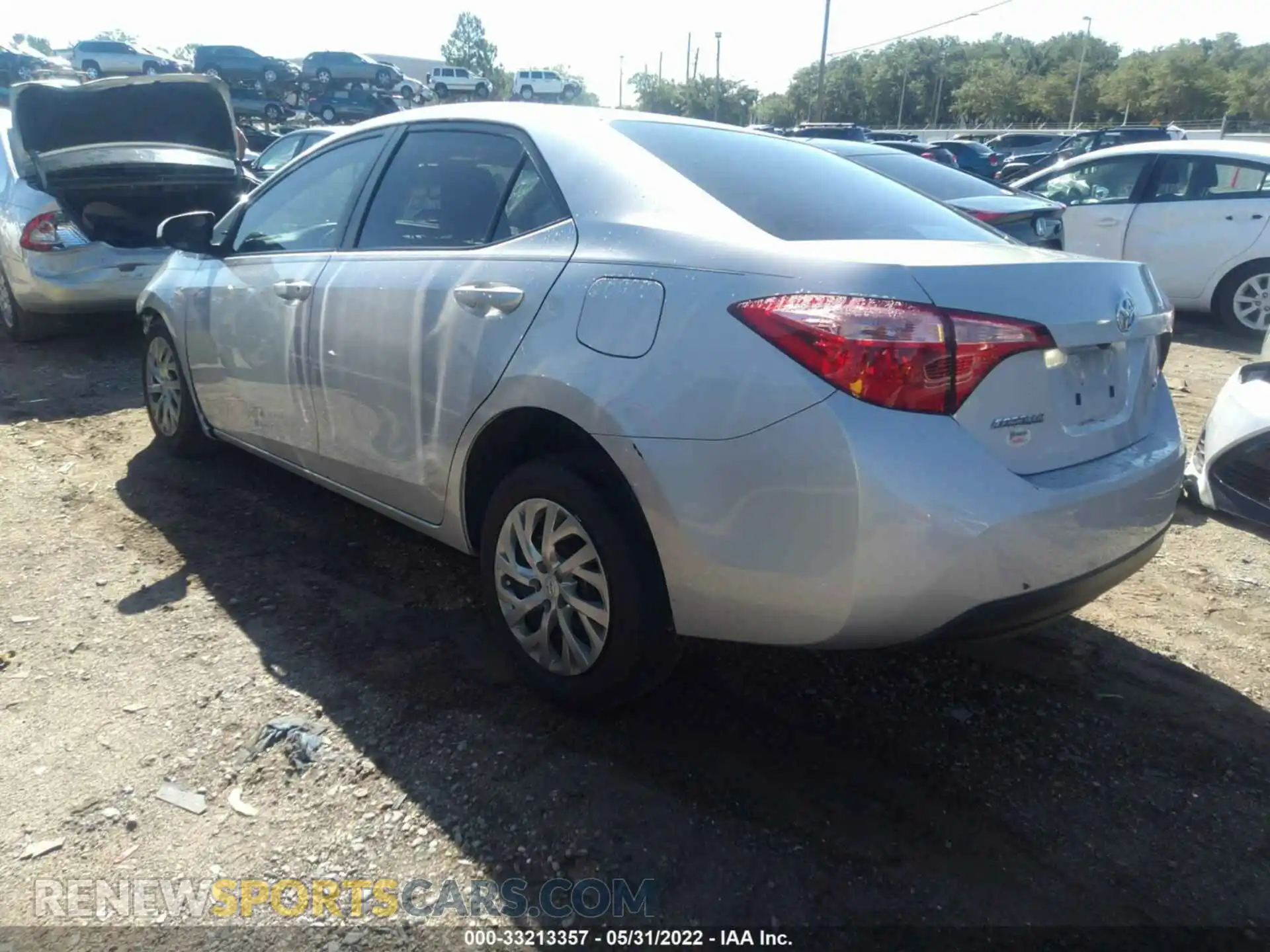 3 Photograph of a damaged car 2T1BURHE3KC204057 TOYOTA COROLLA 2019