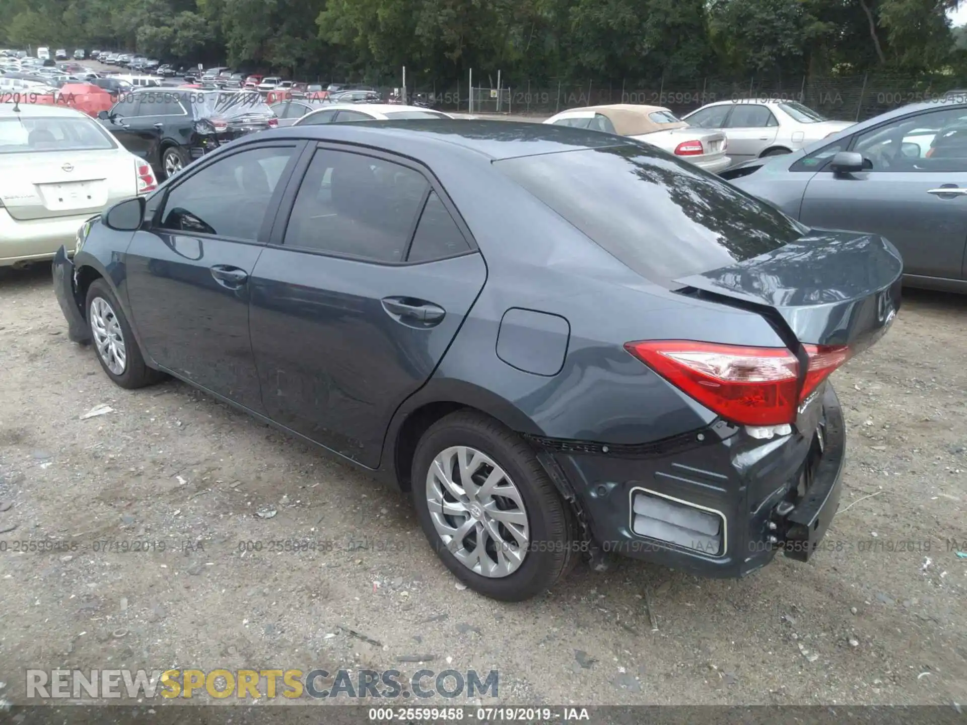 3 Photograph of a damaged car 2T1BURHE3KC204933 TOYOTA COROLLA 2019