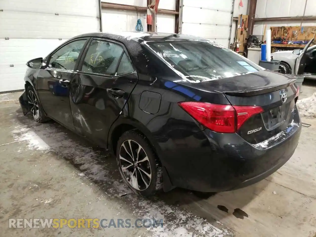 3 Photograph of a damaged car 2T1BURHE3KC205001 TOYOTA COROLLA 2019